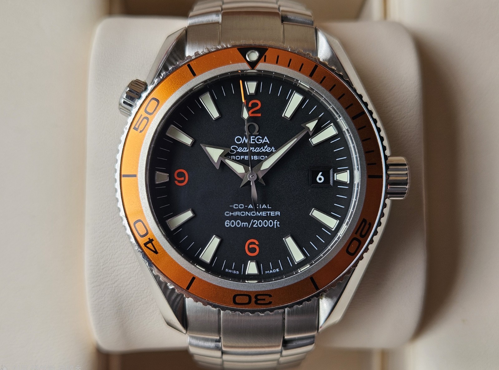 OMEGA Seamaster Planet Ocean 2209.50 42mm Automatic Black Orange Watch (2011)