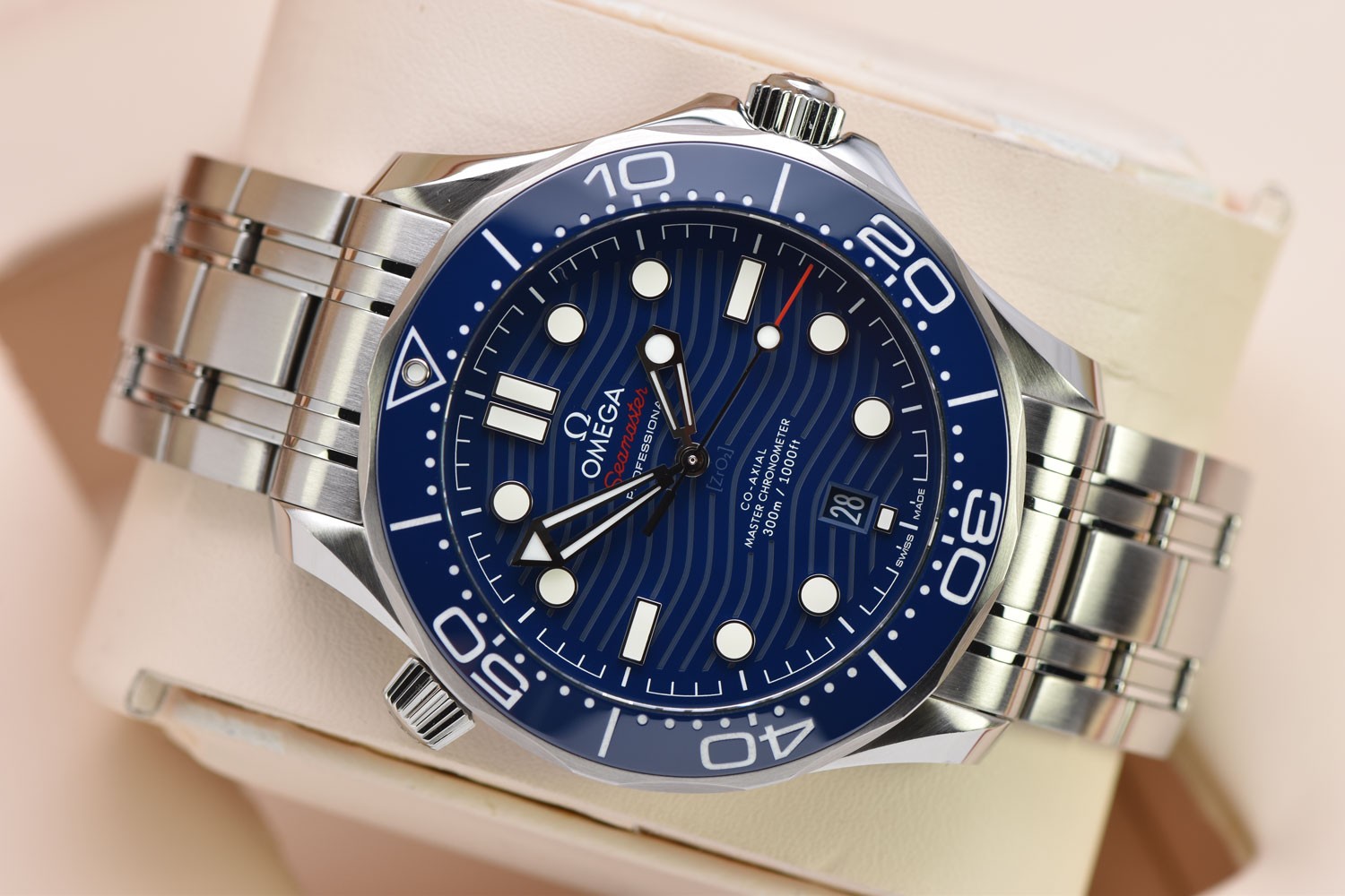 2019 Omega Seamaster Blue Dial Ceramic Caliber 8800 42MM 210.30.42.20.03.001