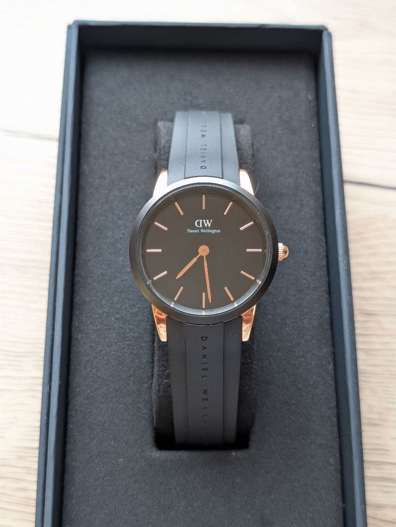 DANIEL WELLINGTON Iconic Motion Rose Gold