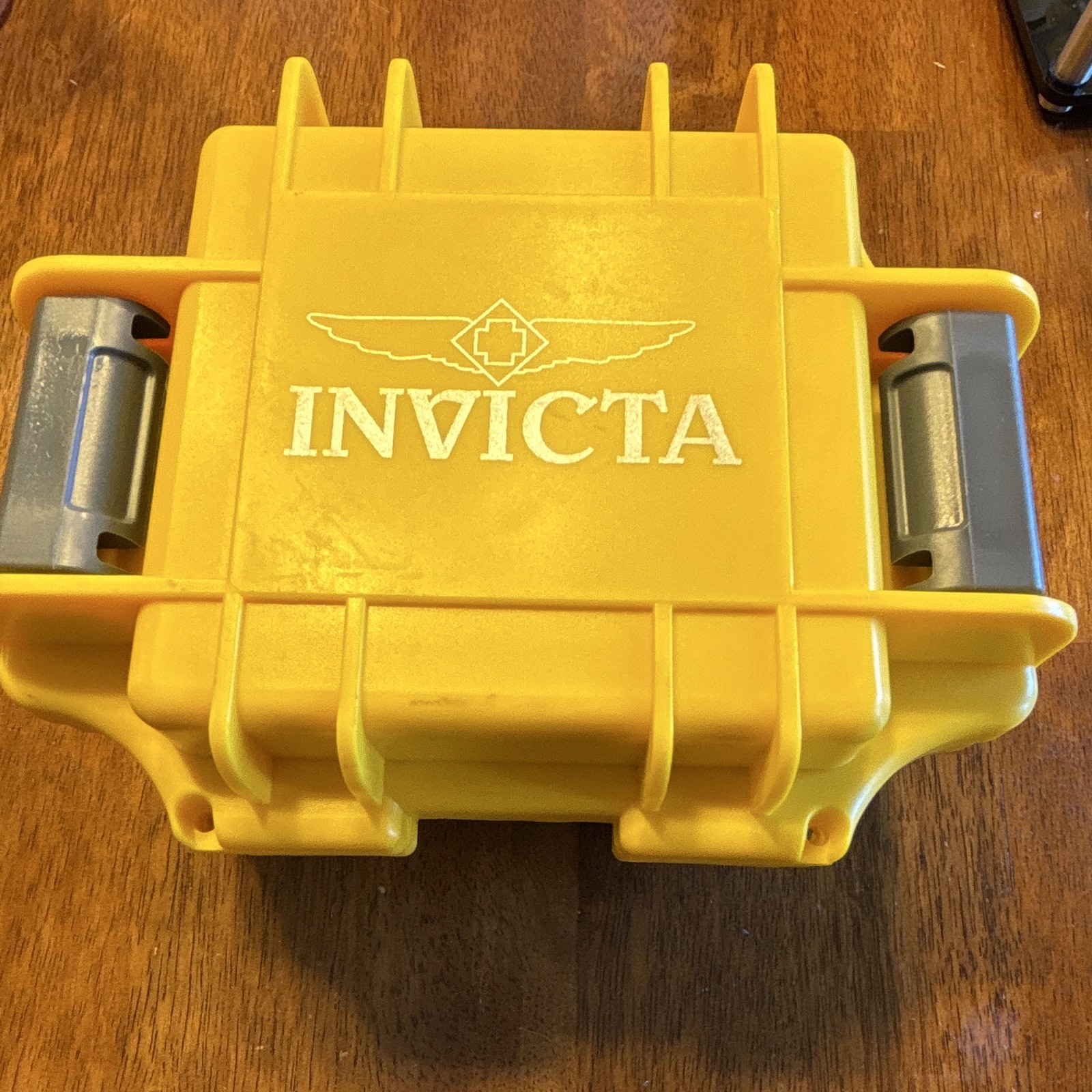 Invicta Men’s Quartz Chronograph Diver Watch Date Blue Dial Gold Bracelet