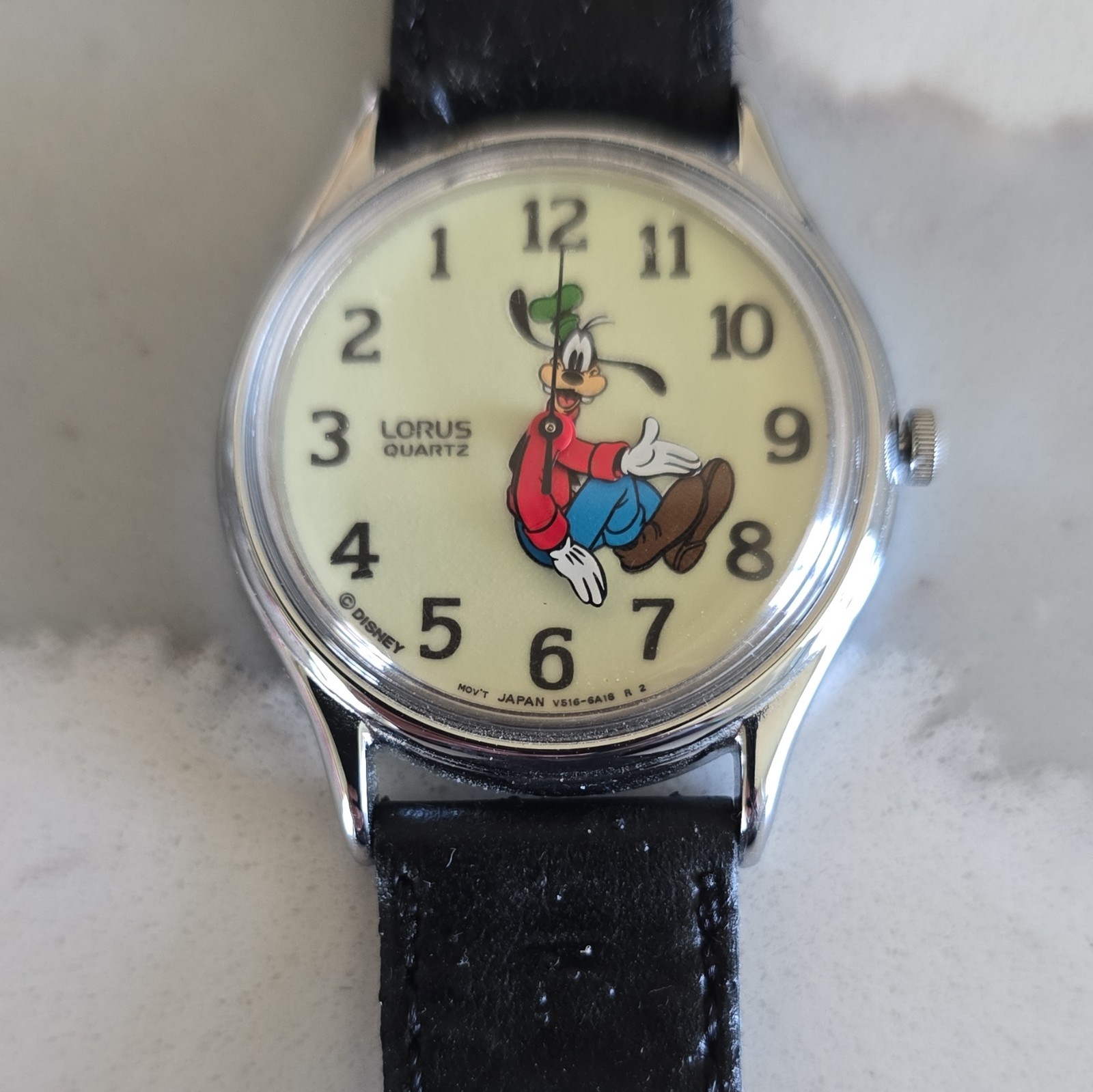 Lorus Disney Goofy Quartz Analog Watch Beige Cartoon Dial Black Leather Strap
