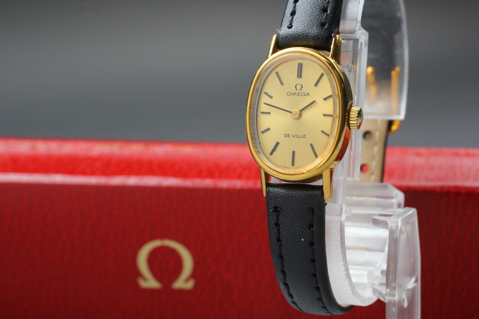 1977 Near MINT/Box OMEGA De Ville 18mm 511.0553 Manual Gold Dial Women’s Vintage