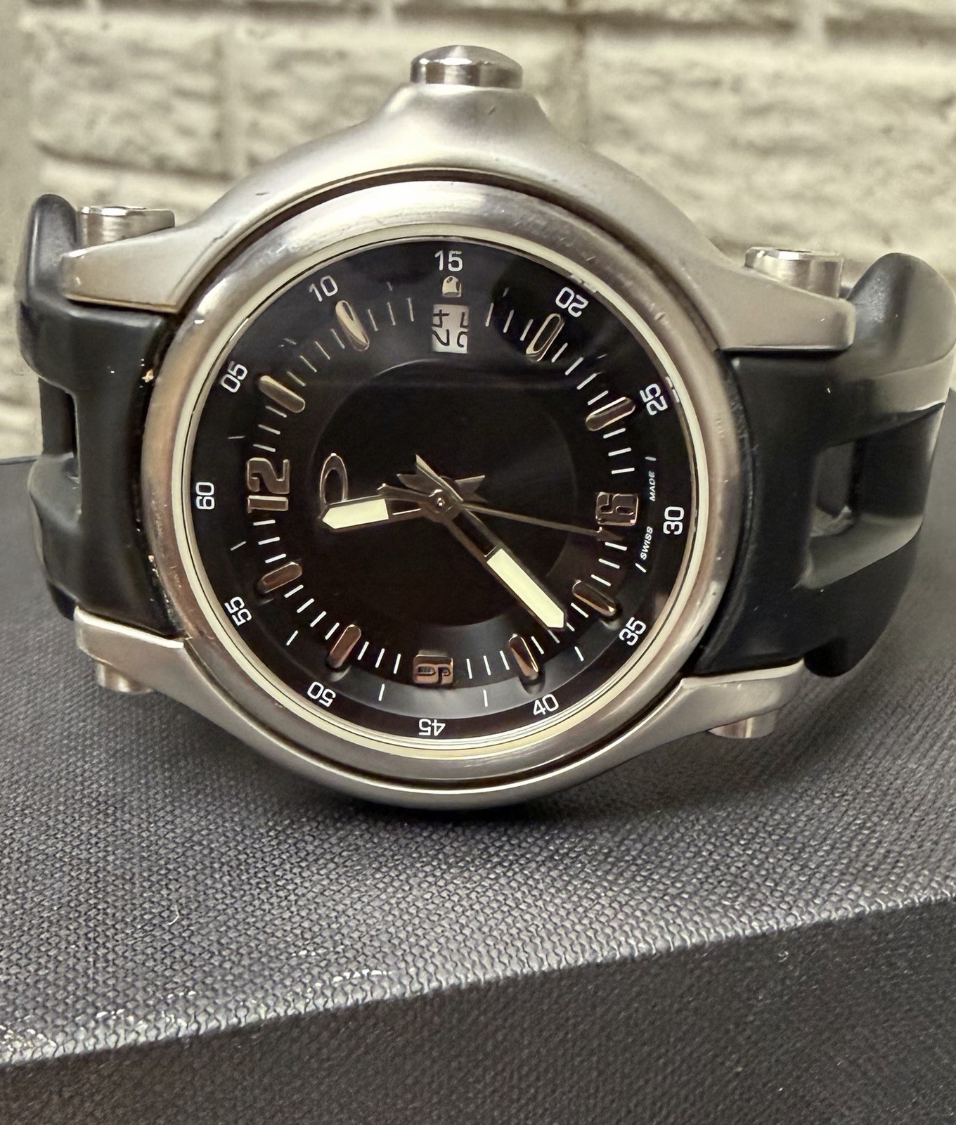 Rare Oakley Swiss Watch Collection – 3 Watches w/ Boxes & Cases