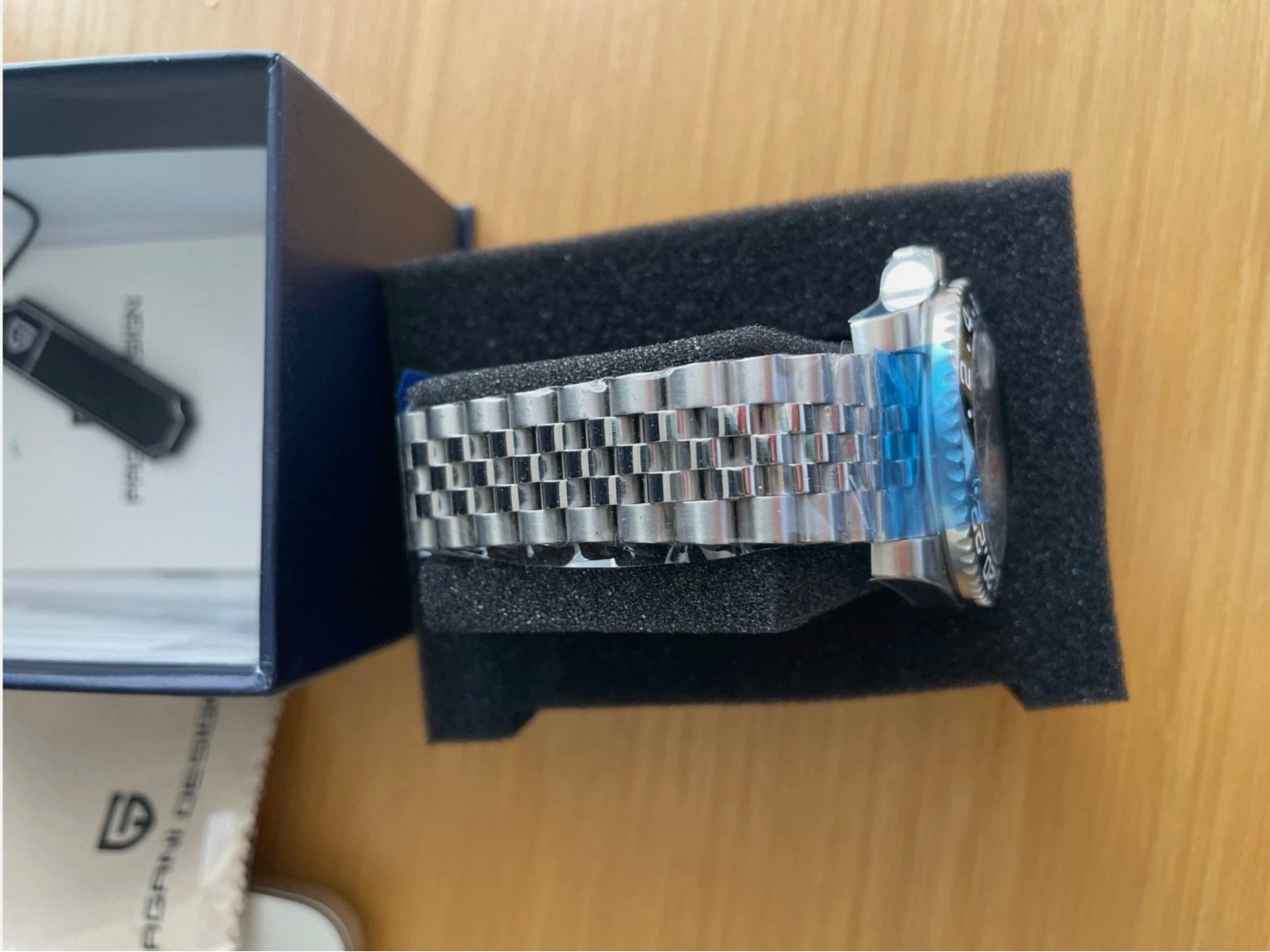 Pagani Design 4Omm, (Batgirl) Stainless Steel, Jubilee,Sapphire Crystal.