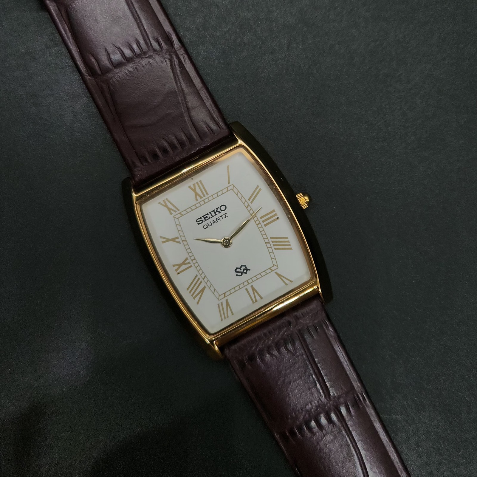 Vintage Seiko Slim Quartz Mens Wrist Watch – Comes With New Battery New Band