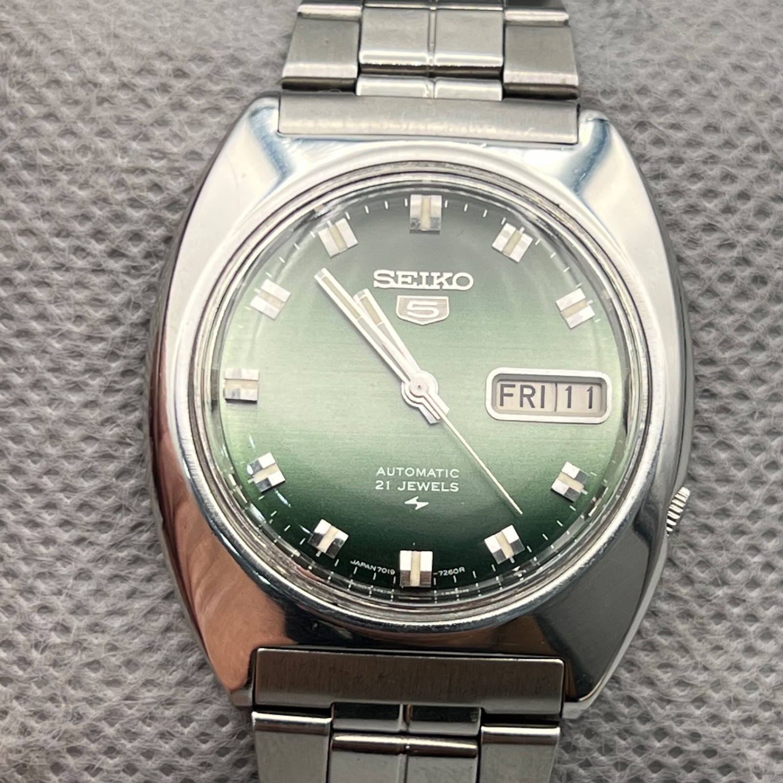 seiko 7019-7190 sunbrust dial for mans