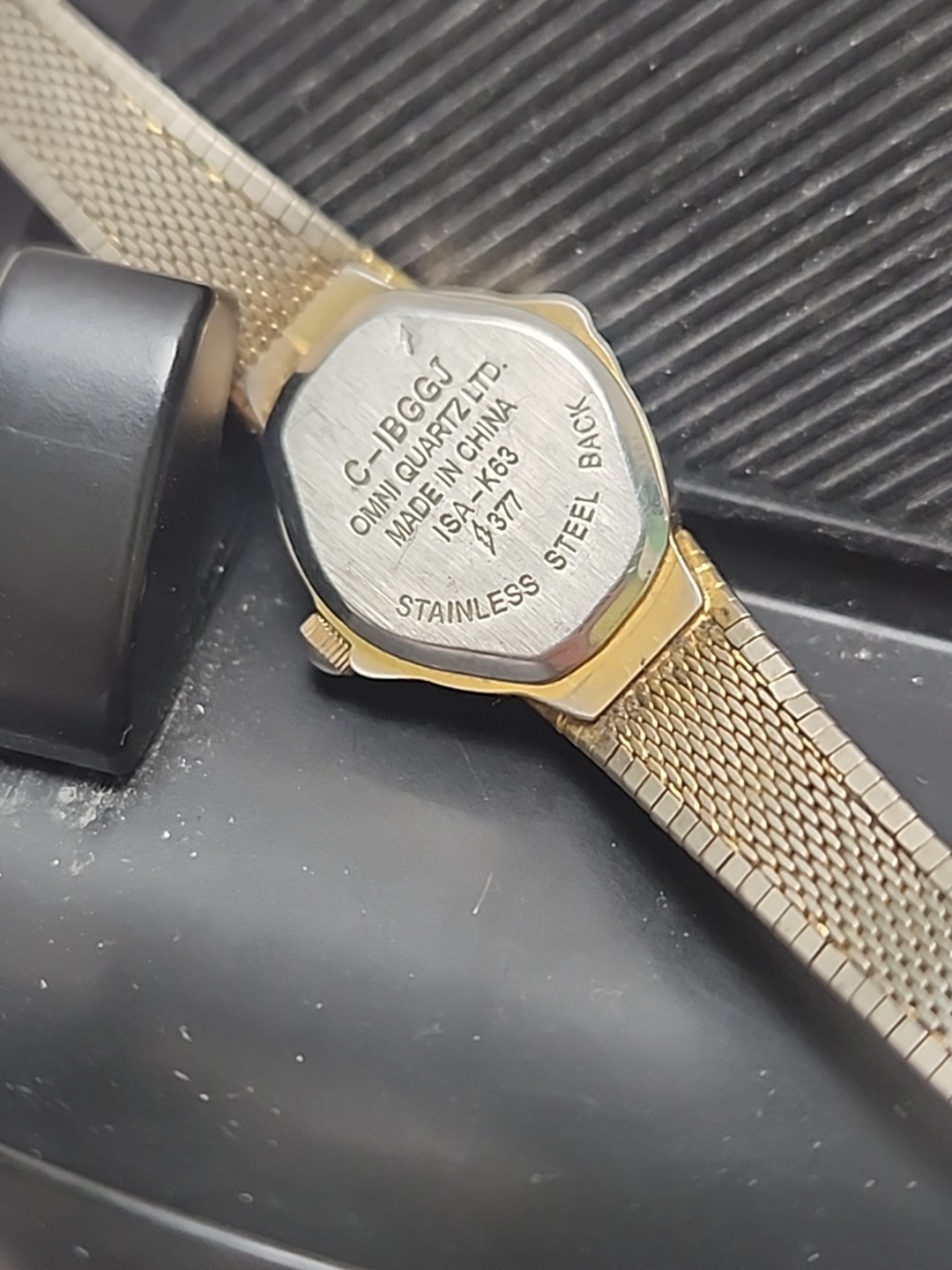 Sergio Valente Gold Tone Ladies Watch Diamond Accent at 12 Fresh Battery S1