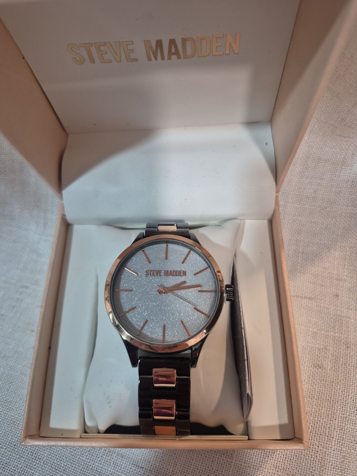 Steve Madden Unisex Quartz Watch 2 Tone Band