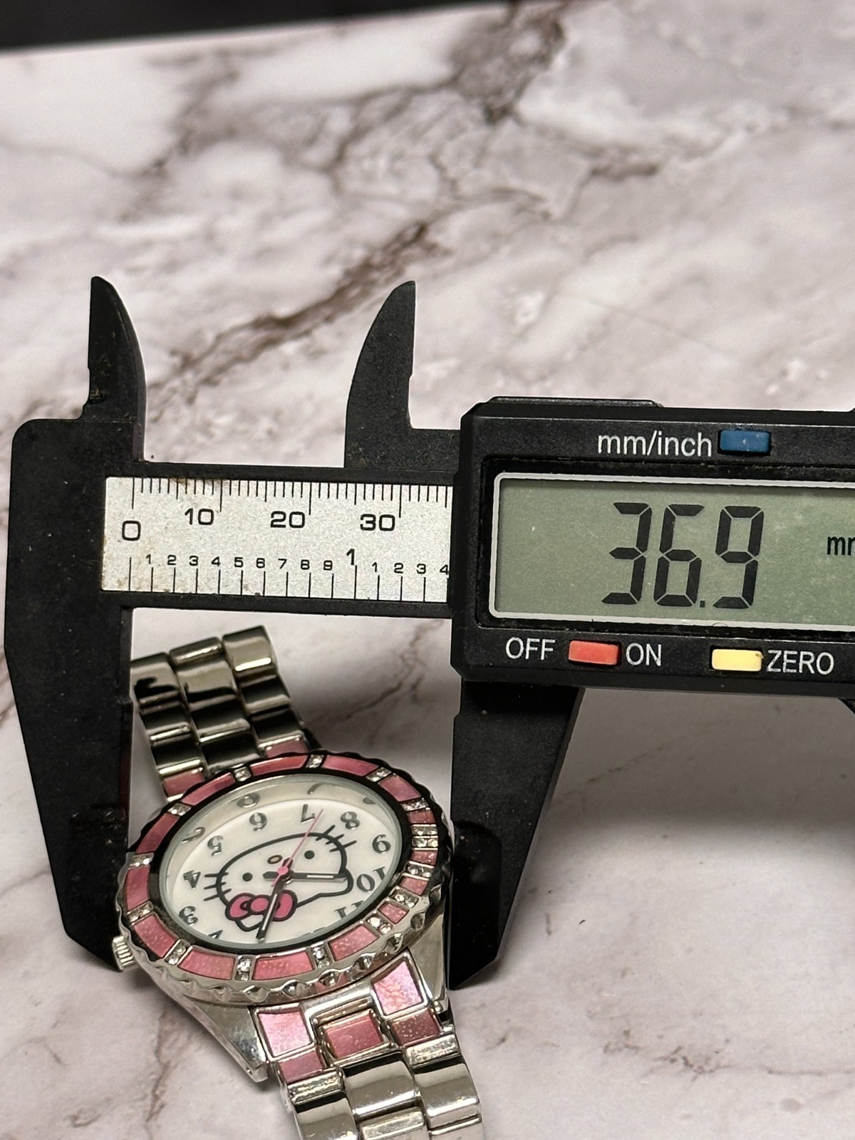 Hello Kitty Watch Women Silver Tone Pink Shell Inlays 36MM New Battery 7.25″