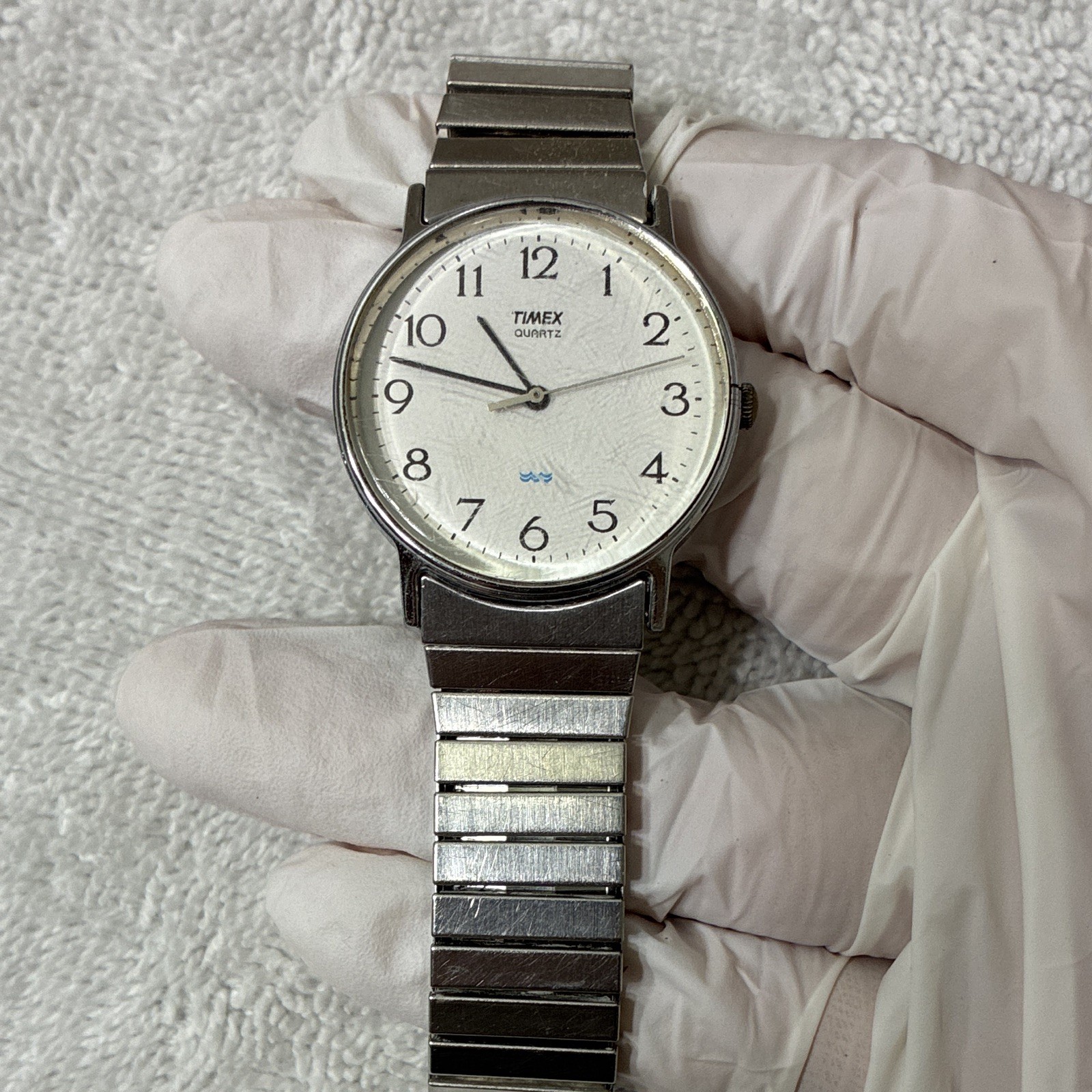 Timex LA CELL Quartz 33mm White Dial Arabic Numerals Silver Bracelet Watch