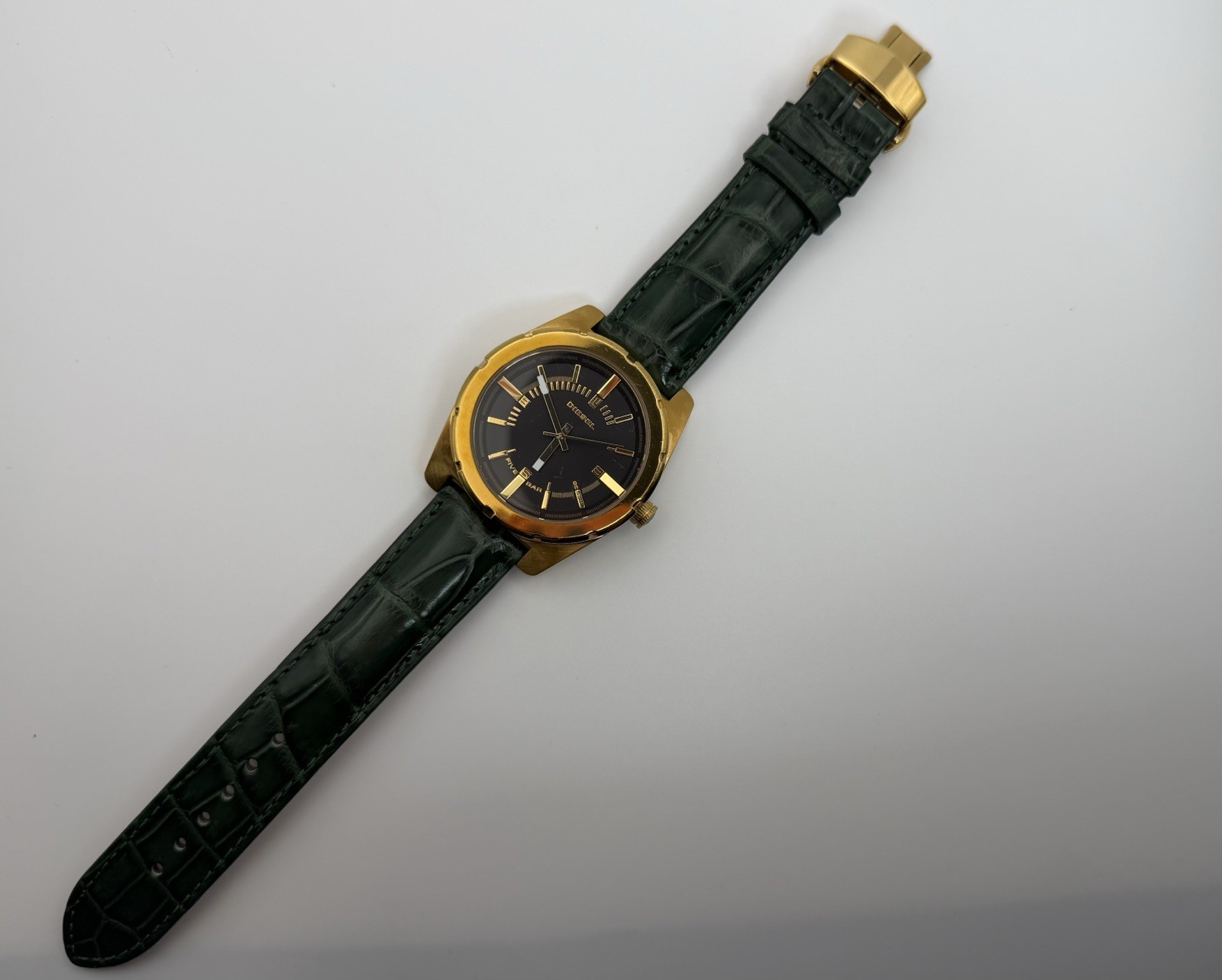 Diesel Only The Brave DZ-5382 Gold Tone Men’s Watch Green Leather Strap Quartz