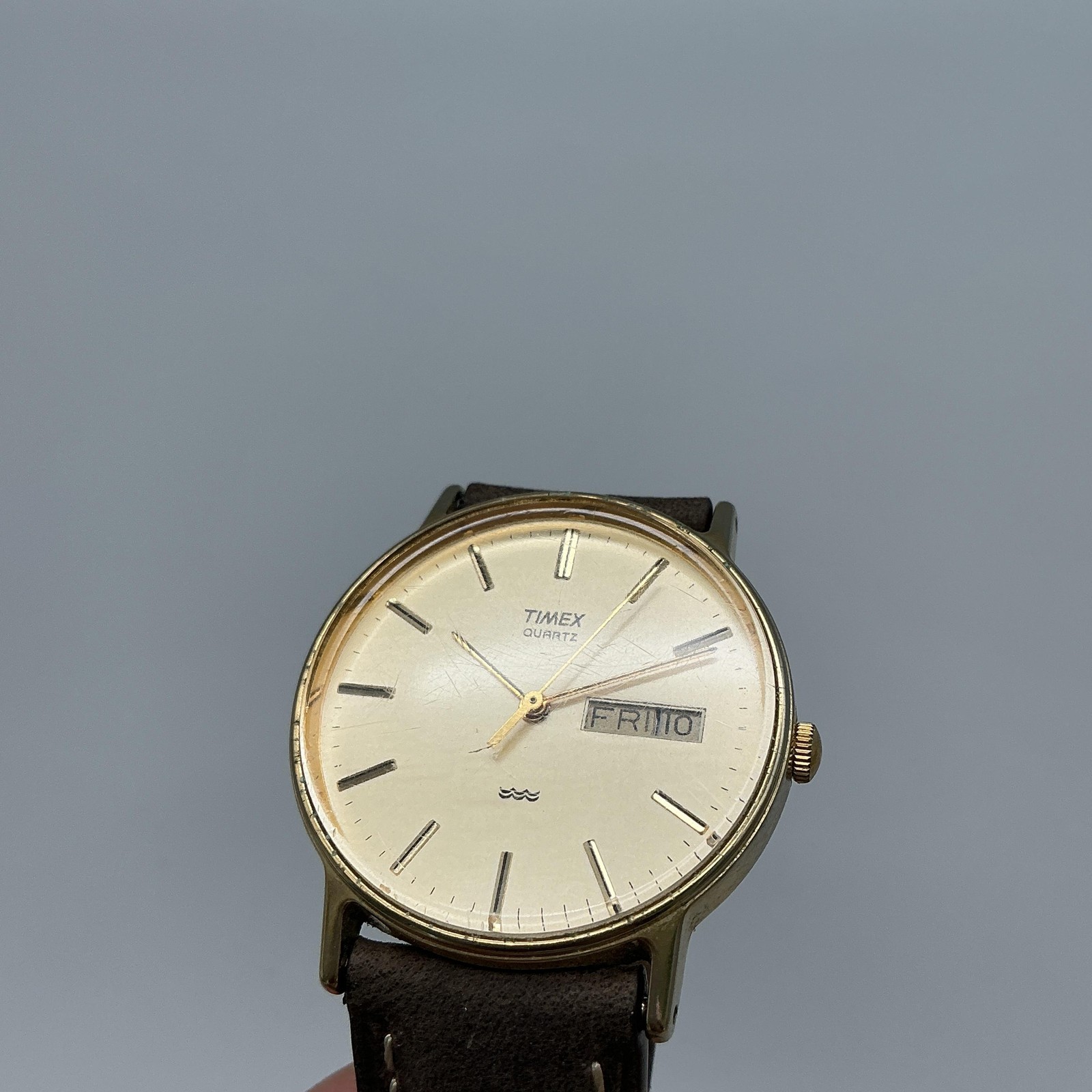 Vintage Timex LA Cell Quartz Mens Watch 32mm Gold Tone Day Date New Battery