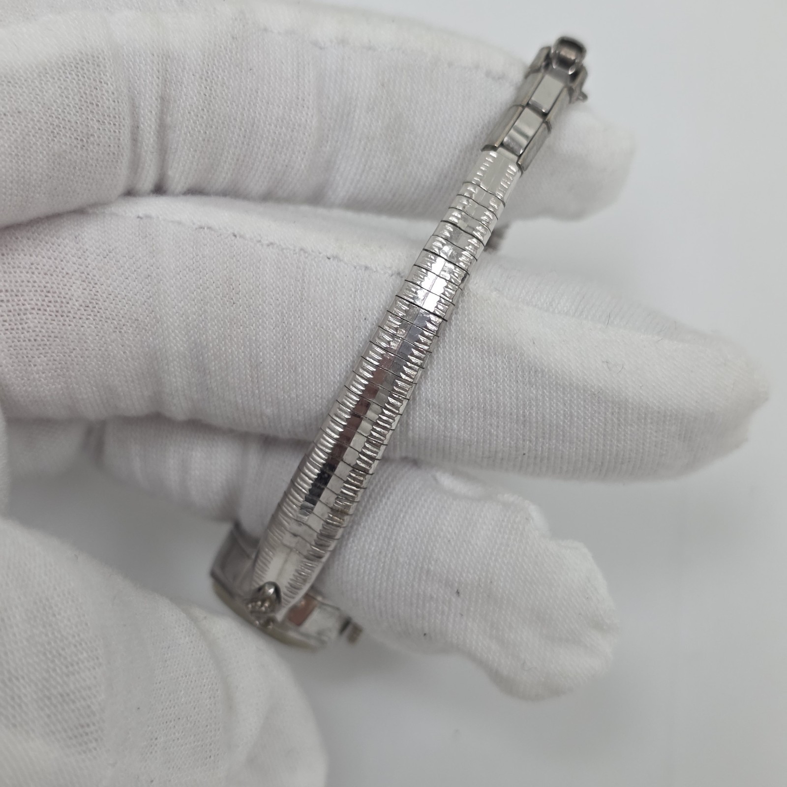 Vintage Buren Ladies Petite Cocktail Watch Silver Tone 17 Jewels Manual Wind