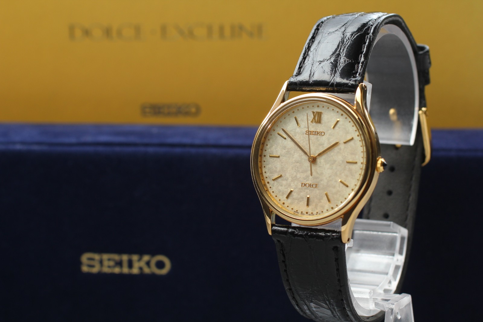 Vintage [MINT w/ Full Set ] SEIKO DOLCE 5E31-6070 Gold Quartz 31mm Men’s Watch