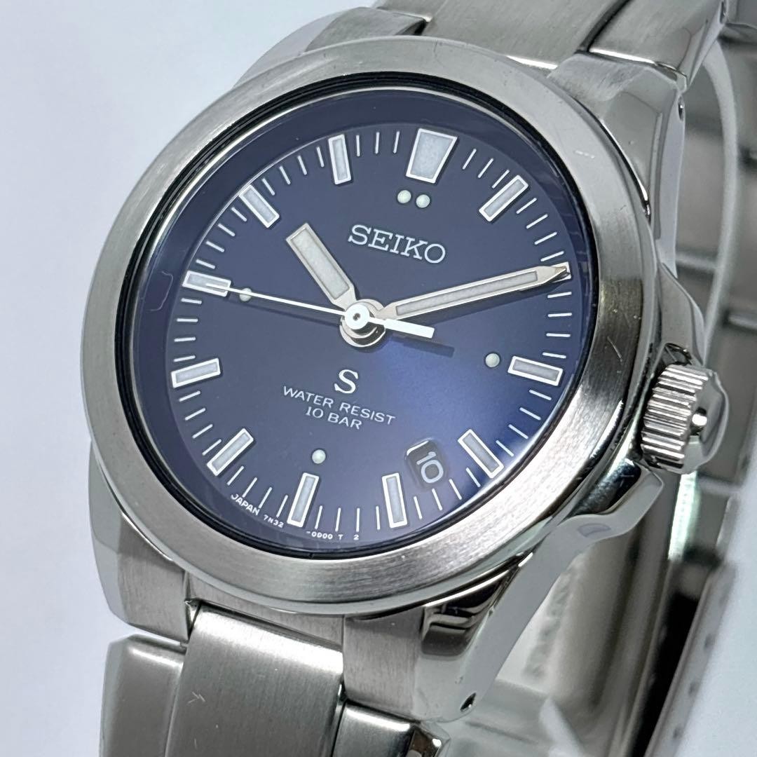 Seiko Boys Quartz Stainless Steel Blue Dial Date Watch Japan 072402