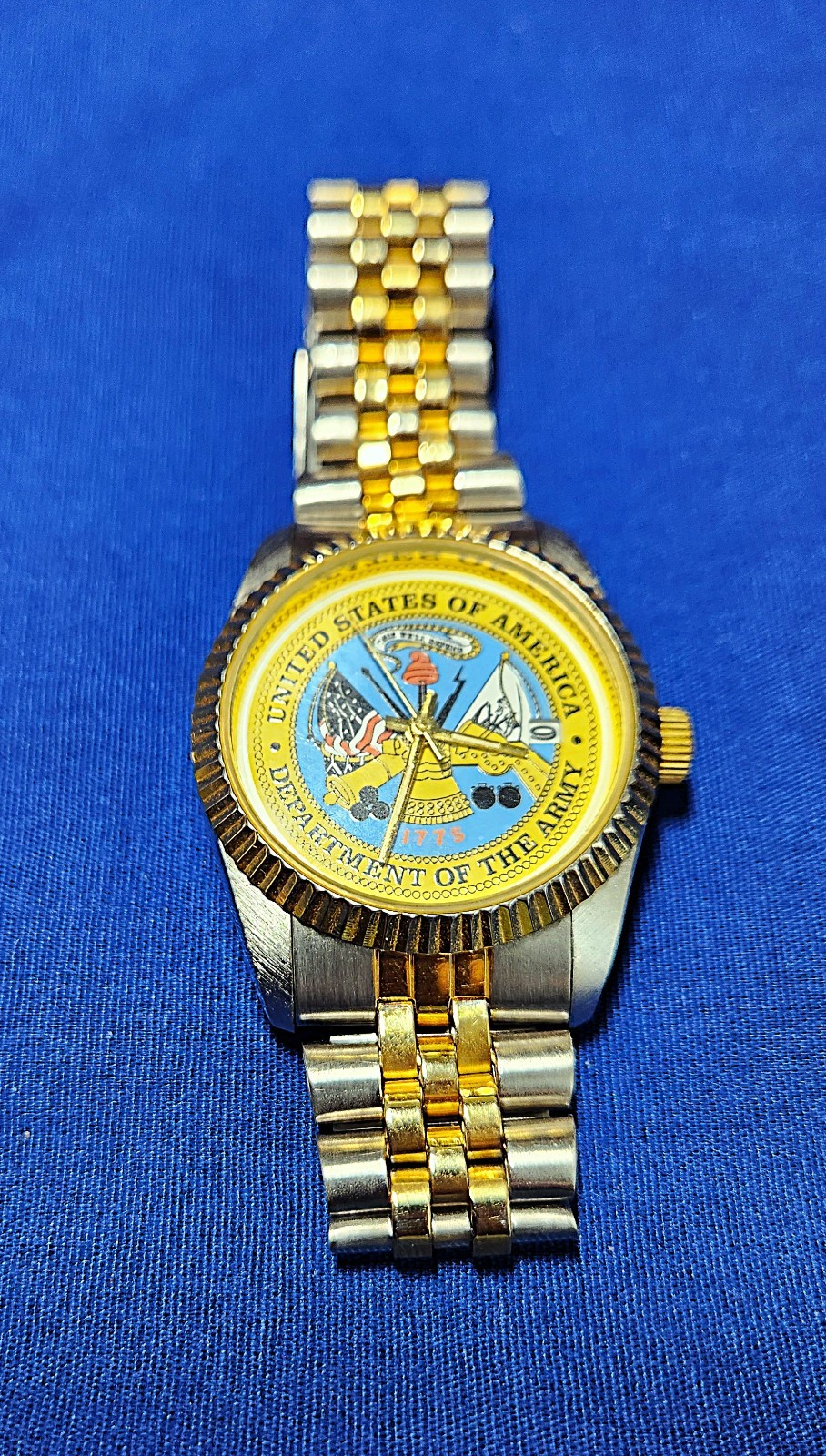 UNITED STATES DEPARTMENT OF THE ARMY MEN’S WATCH NMT COND.