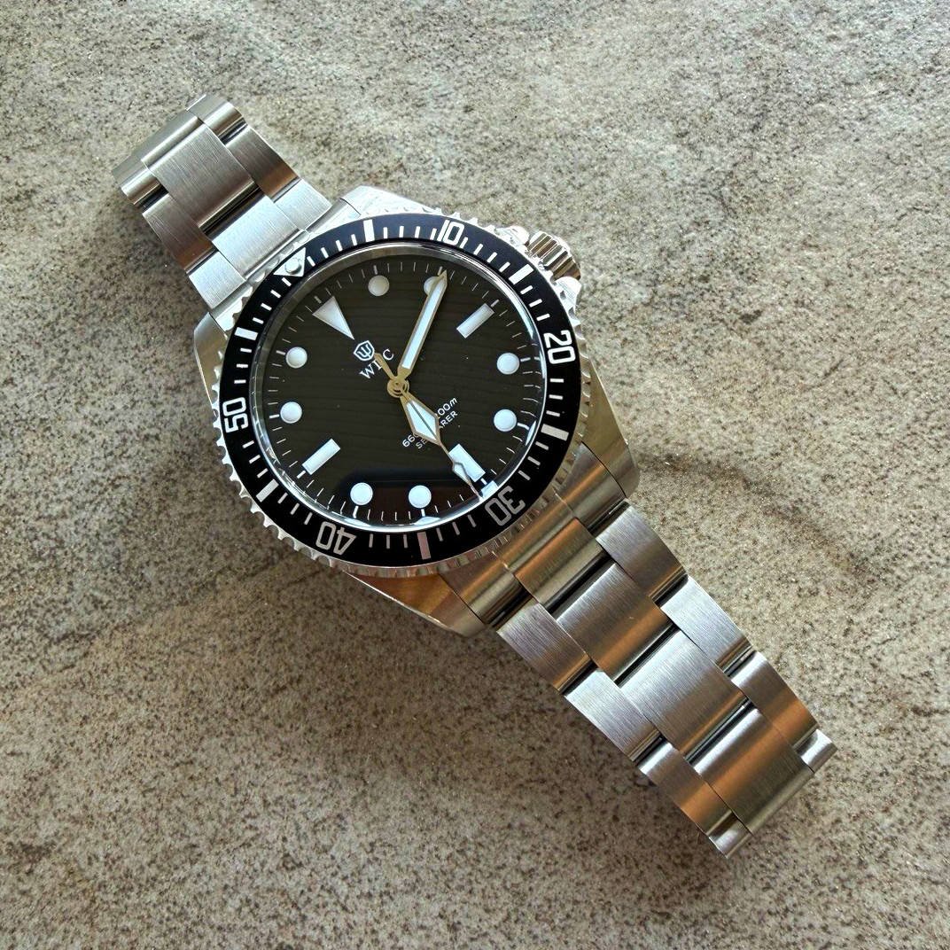 Watchdives WD5513q MILSUB Black Dial Quartz Diver Watch 200m Steel Bracelet