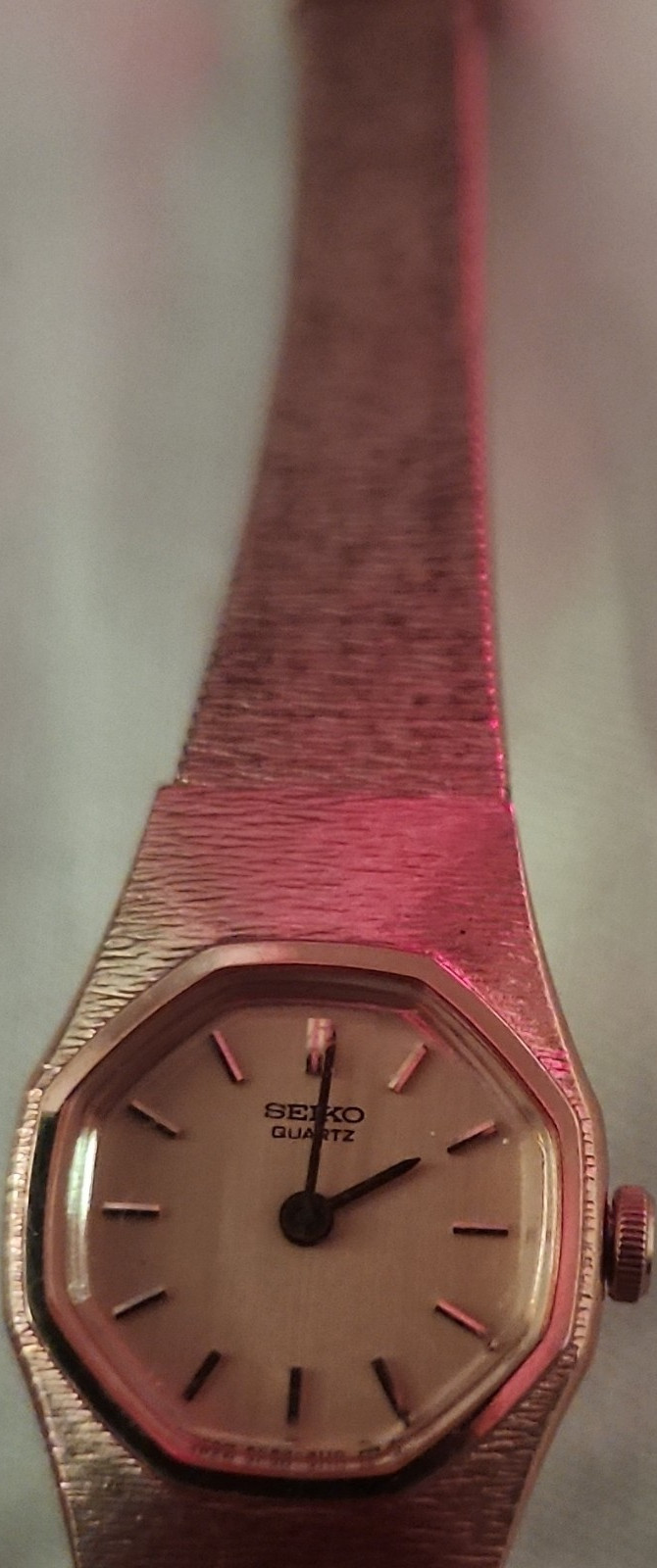 seiko quartz gold tone octagon analog gold dial stick indexes dress wristwatch