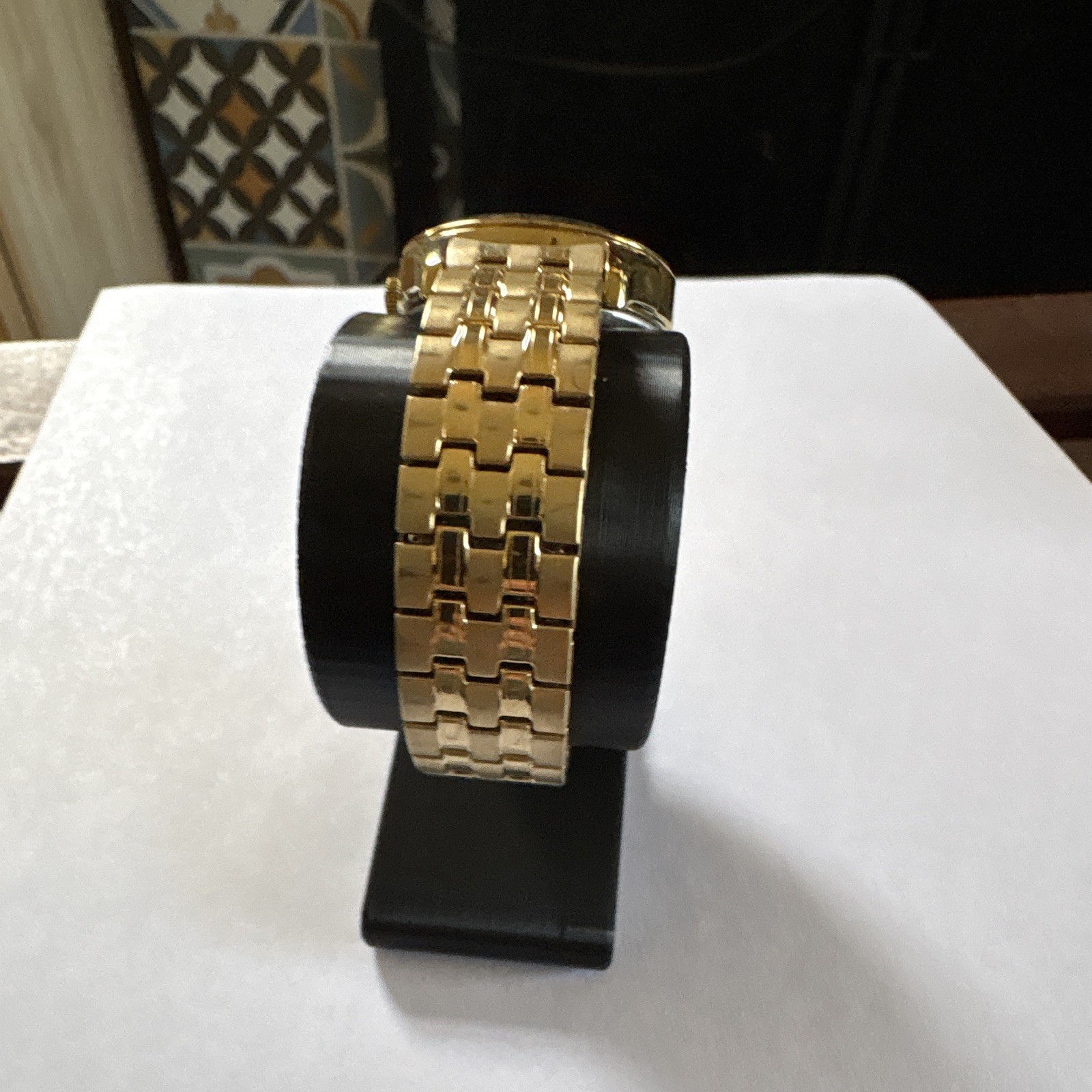 Timex Gold Tone Quartz Analog Wristwatch White Dial Arabic Numerals Bracelet