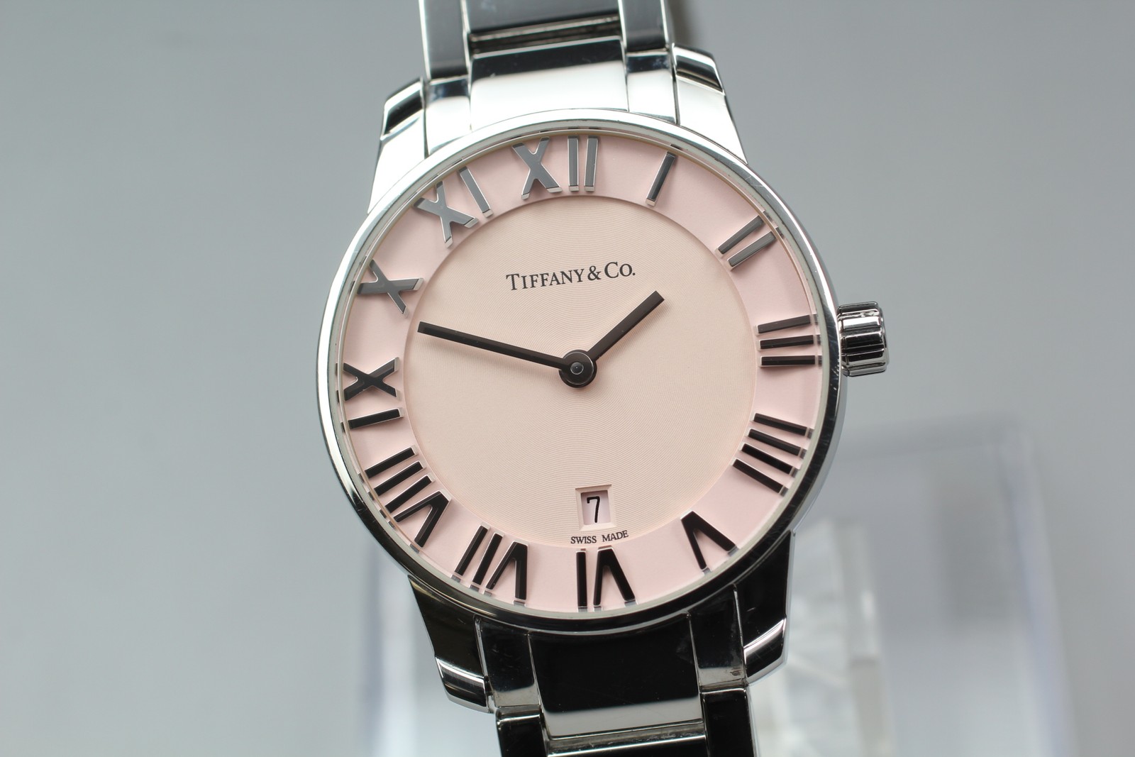 [ Box ] Tiffany & Co Atlas 2-Hand Quartz Date Pink 29mm Swiss Made Women’s Watch