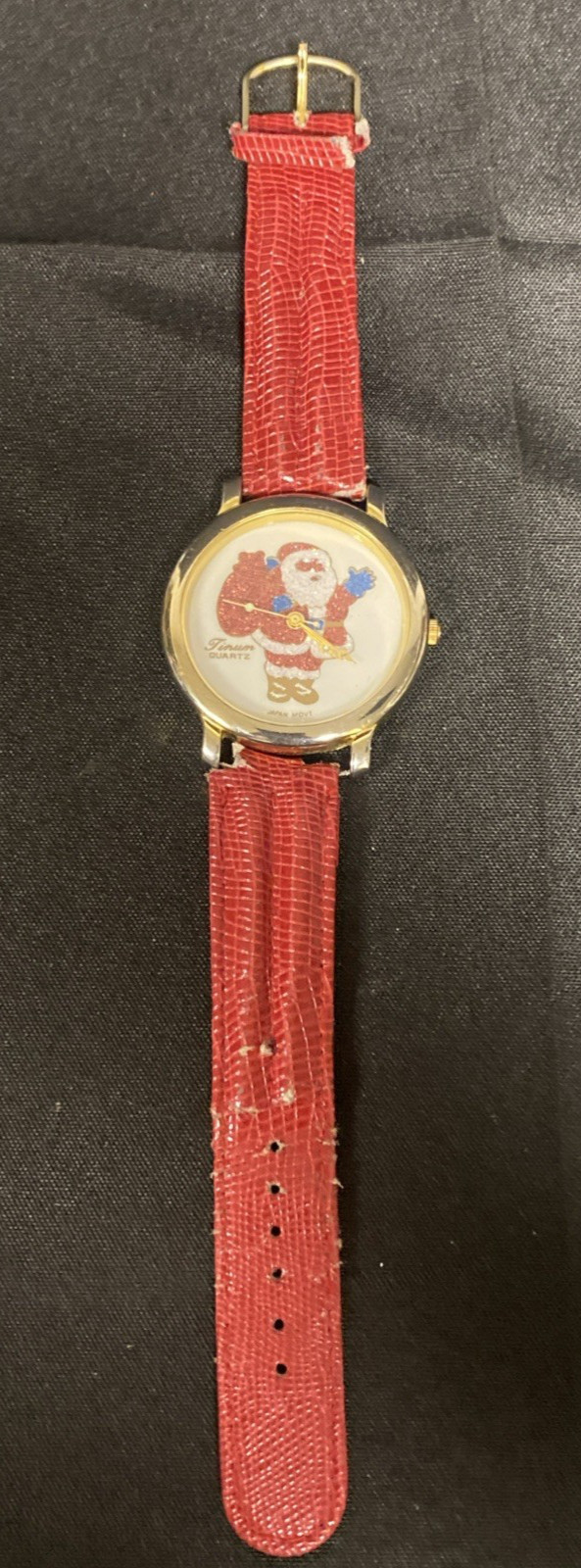 Women’s Santa Claus Themed Holiday Quartz Watch – Running