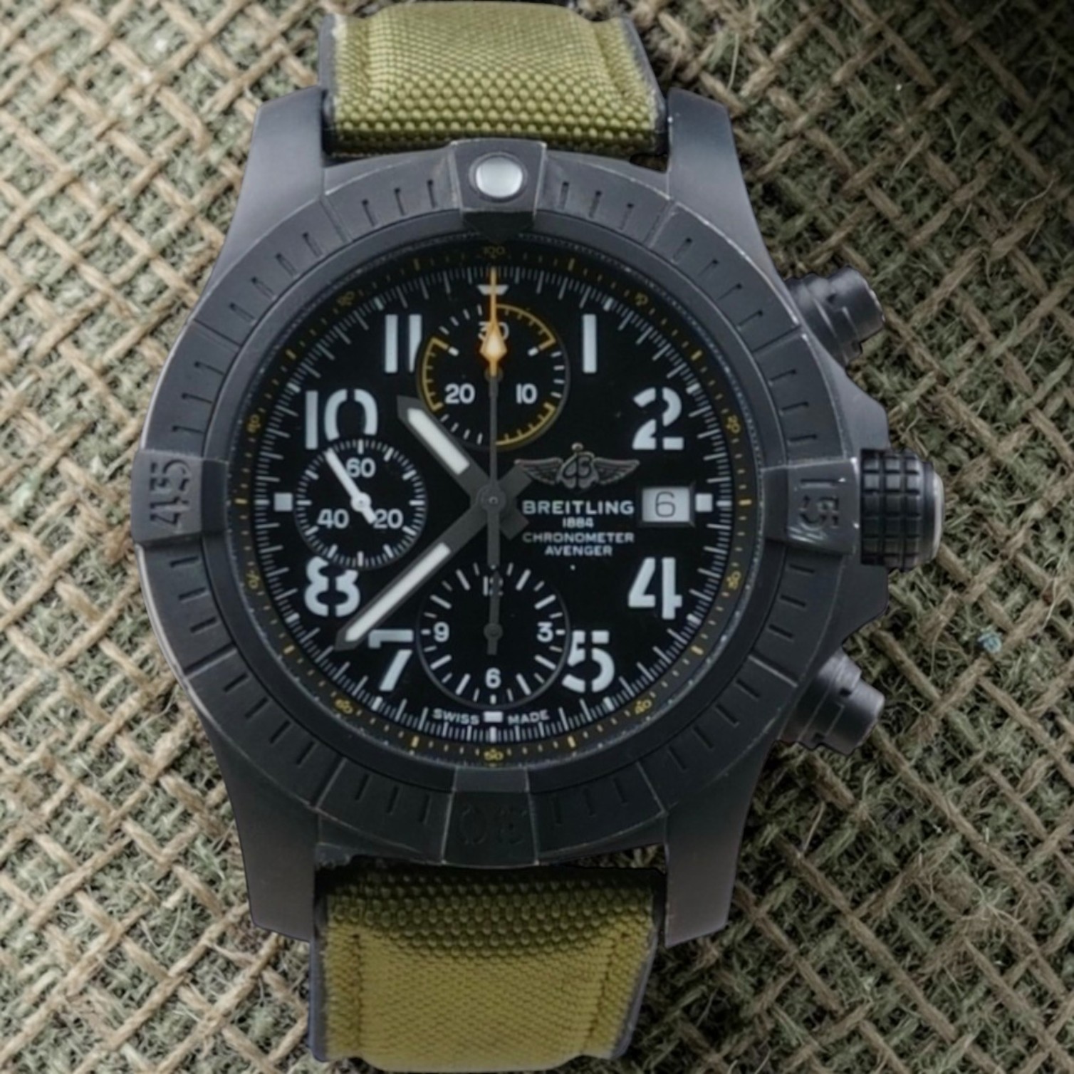Breitling Avenger V13317 Chronograph 45mm – Full Set, 2 Extra Straps