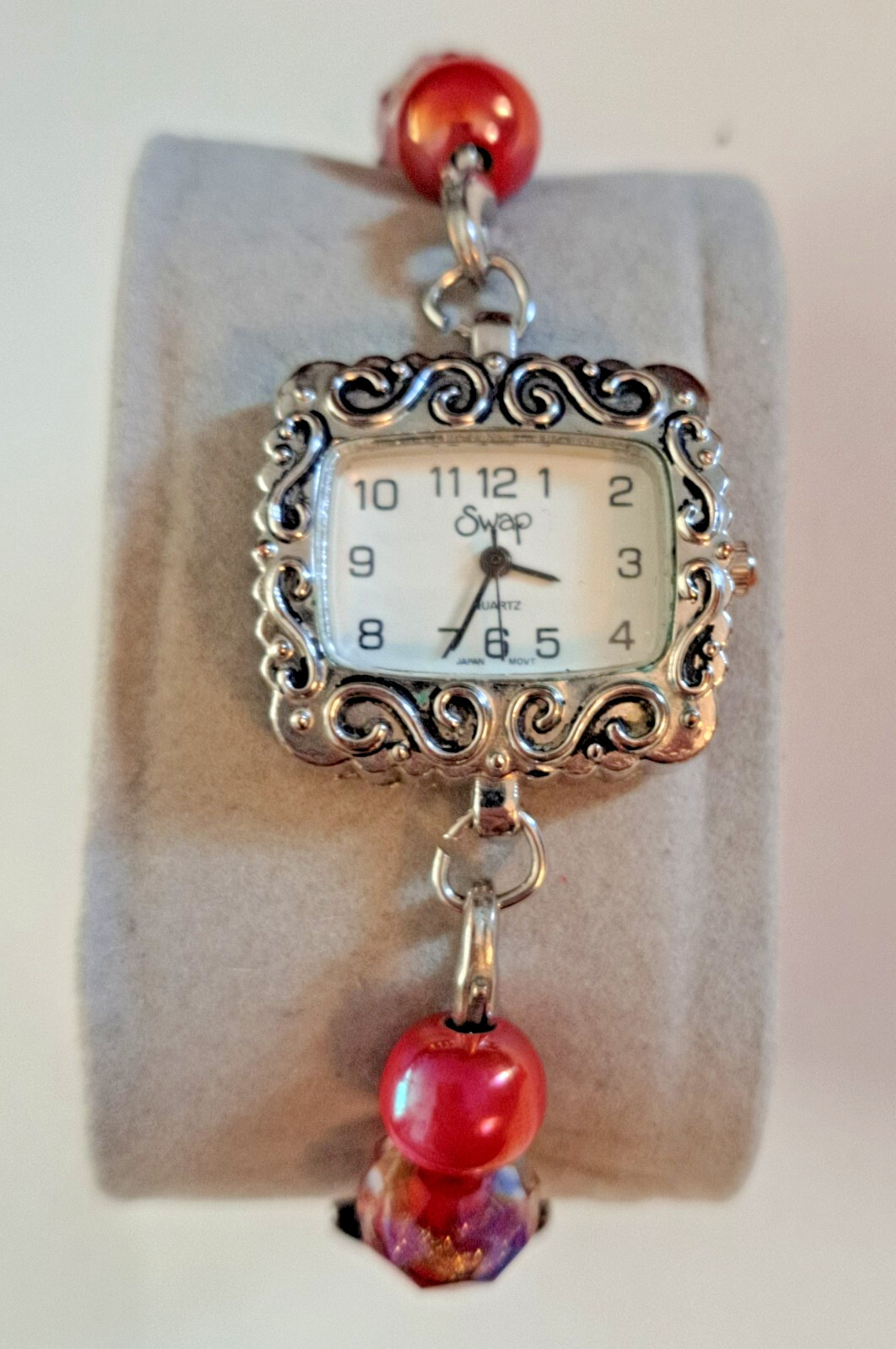 Beehive Swap Bracelet Watch Glass Beads Silver Tone Accents New Battery 7″