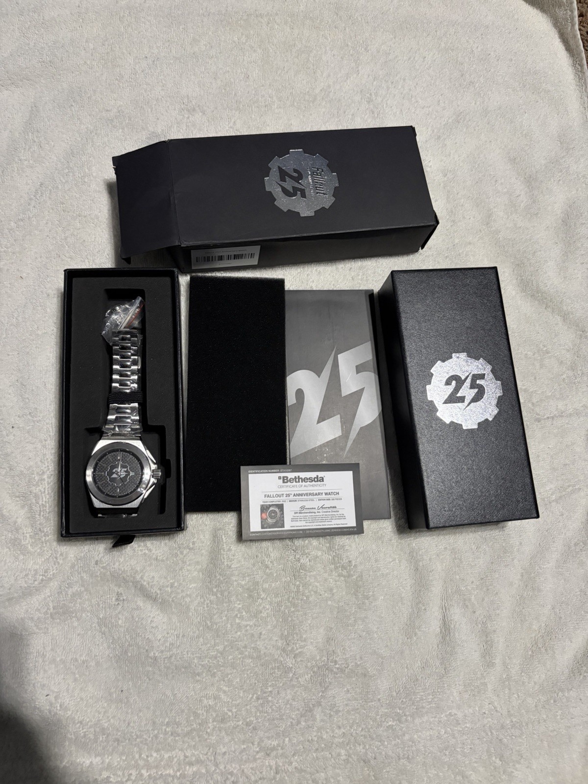 Fallout 25th Anniversary Watch Limited Edition MSTR #217/500 New & Still Wrapped