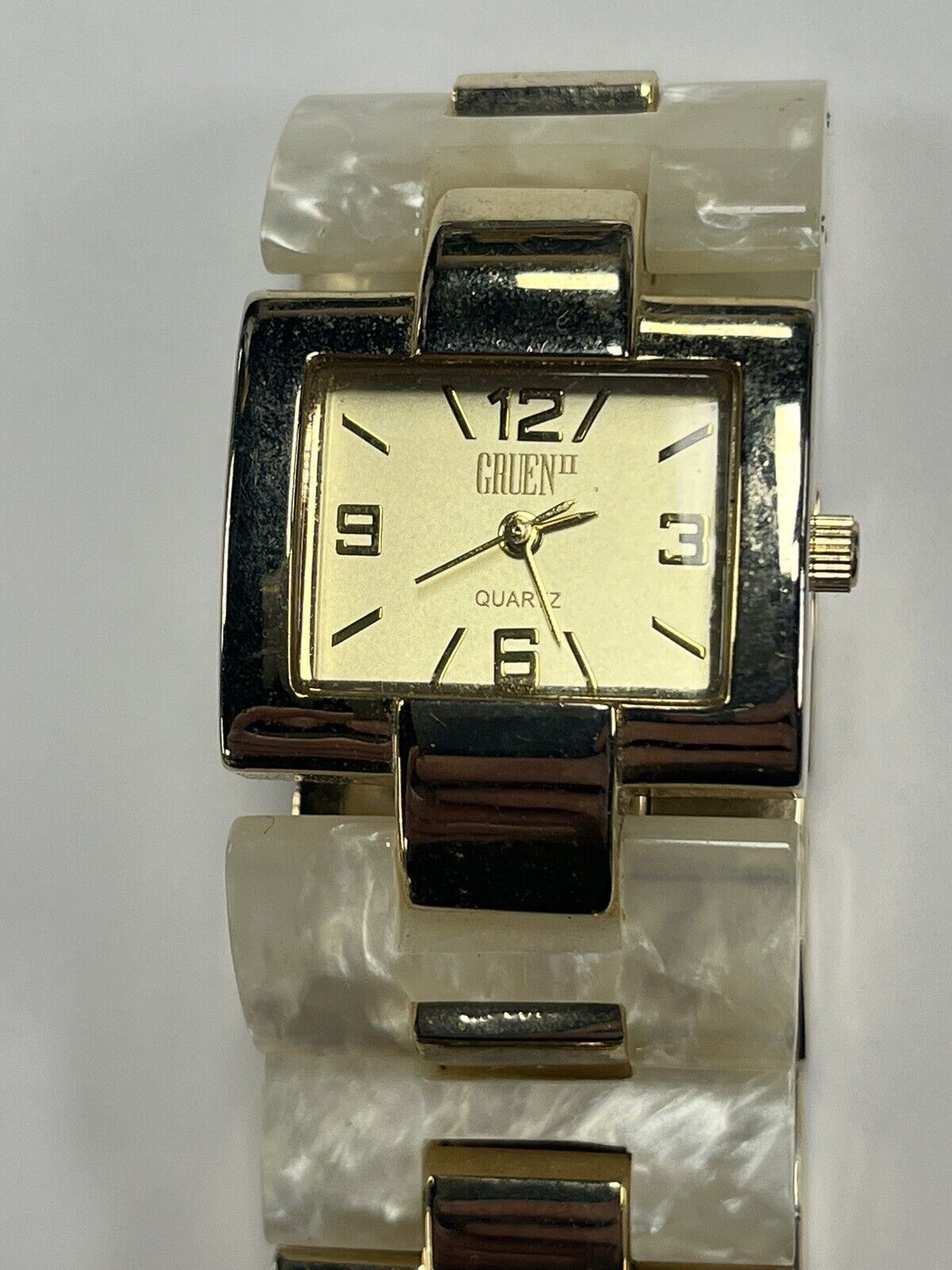 Gruen II 2 Plastic Resin Band Metal Gold Plated Quartz Ladies Watch