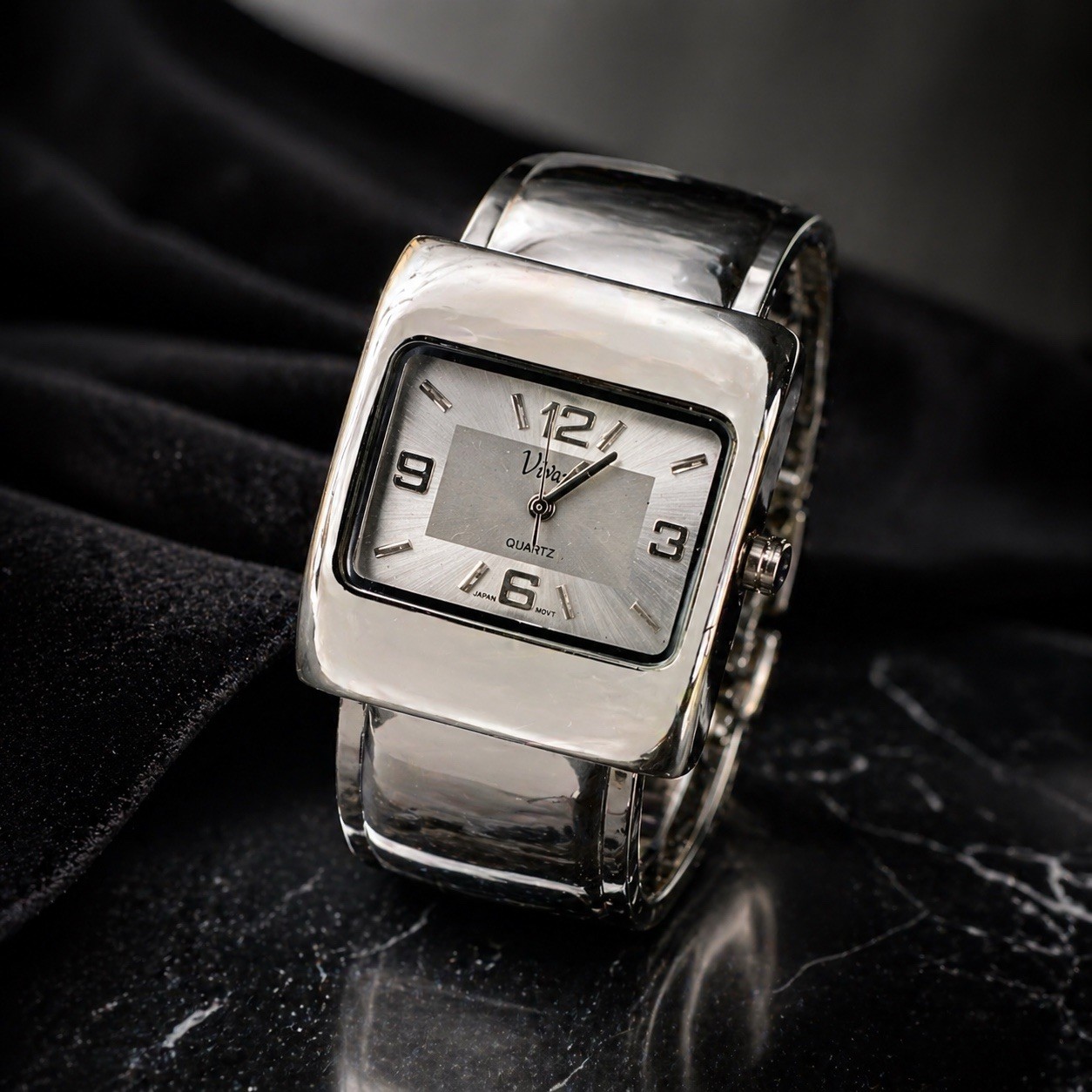 Viva Women’s Vintage Bracelet Silver Chrome Watch Stainless Steel Sunburst Dial