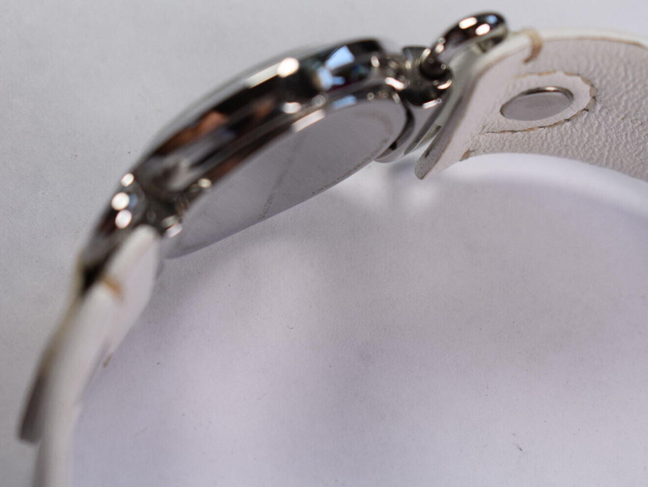 Vintage! Marc Jacobs Women’s MBM1000 White Leather Watch NEW BATTERY!