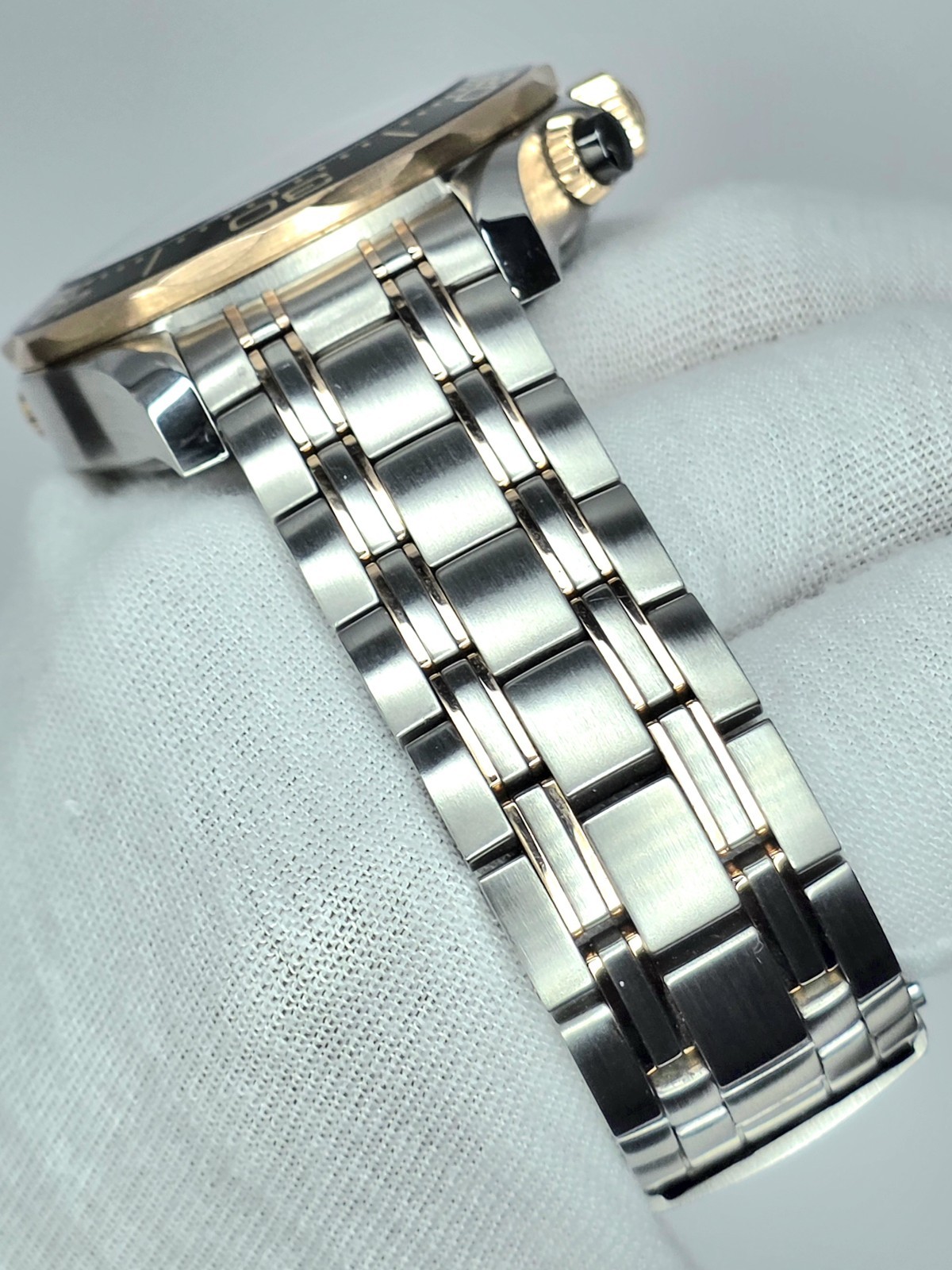 OMEGA Seamaster Diver 300M Steel Sedna GOLD 44mm 210.20.44.51.01.001 B & P