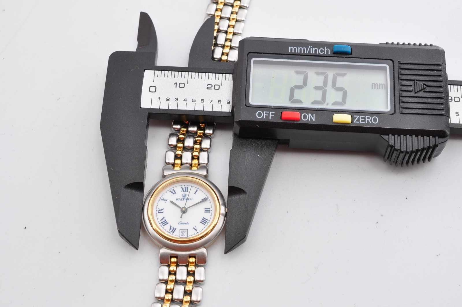 Waltham Quartz Analog Gold Women Watch New Battery w-11214