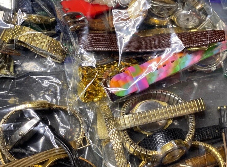 Lot Of 20 Assorted Men’s And Women’s Watches New-Vintage Parts-Repair-or Good
