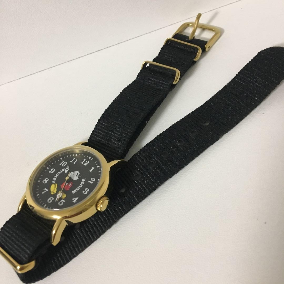 Disney Mickey Mouse Pointing Hands WristWatch Black 30mm W/Box USED[Excellent]