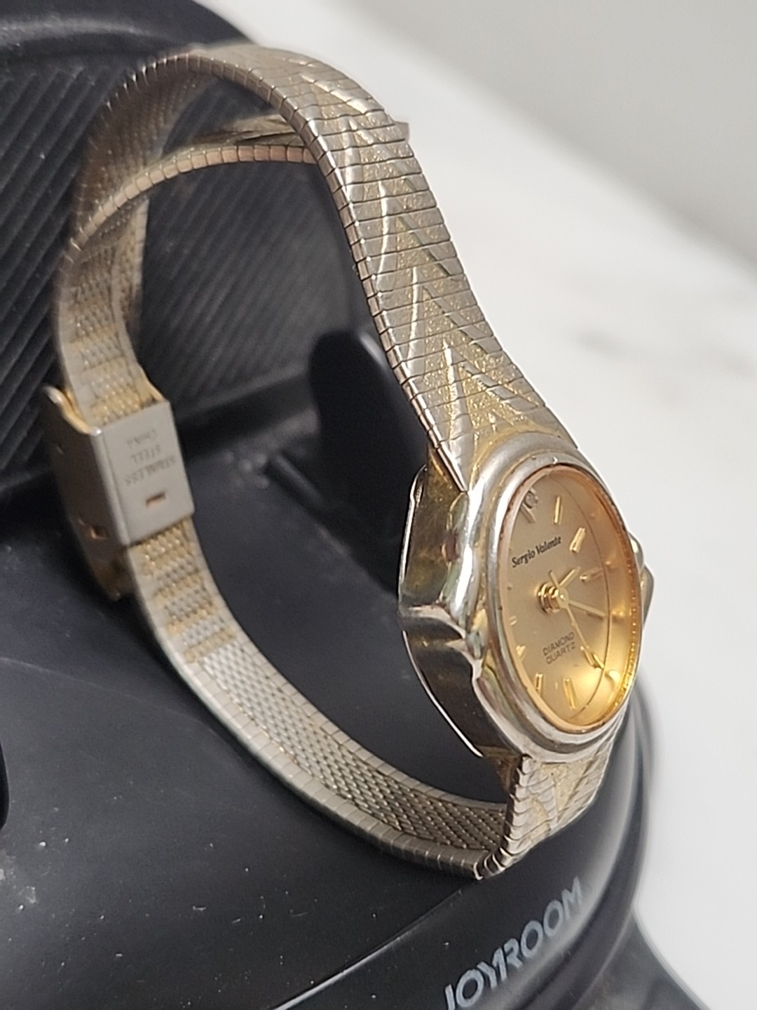Sergio Valente Gold Tone Ladies Watch Diamond Accent at 12 Fresh Battery S1