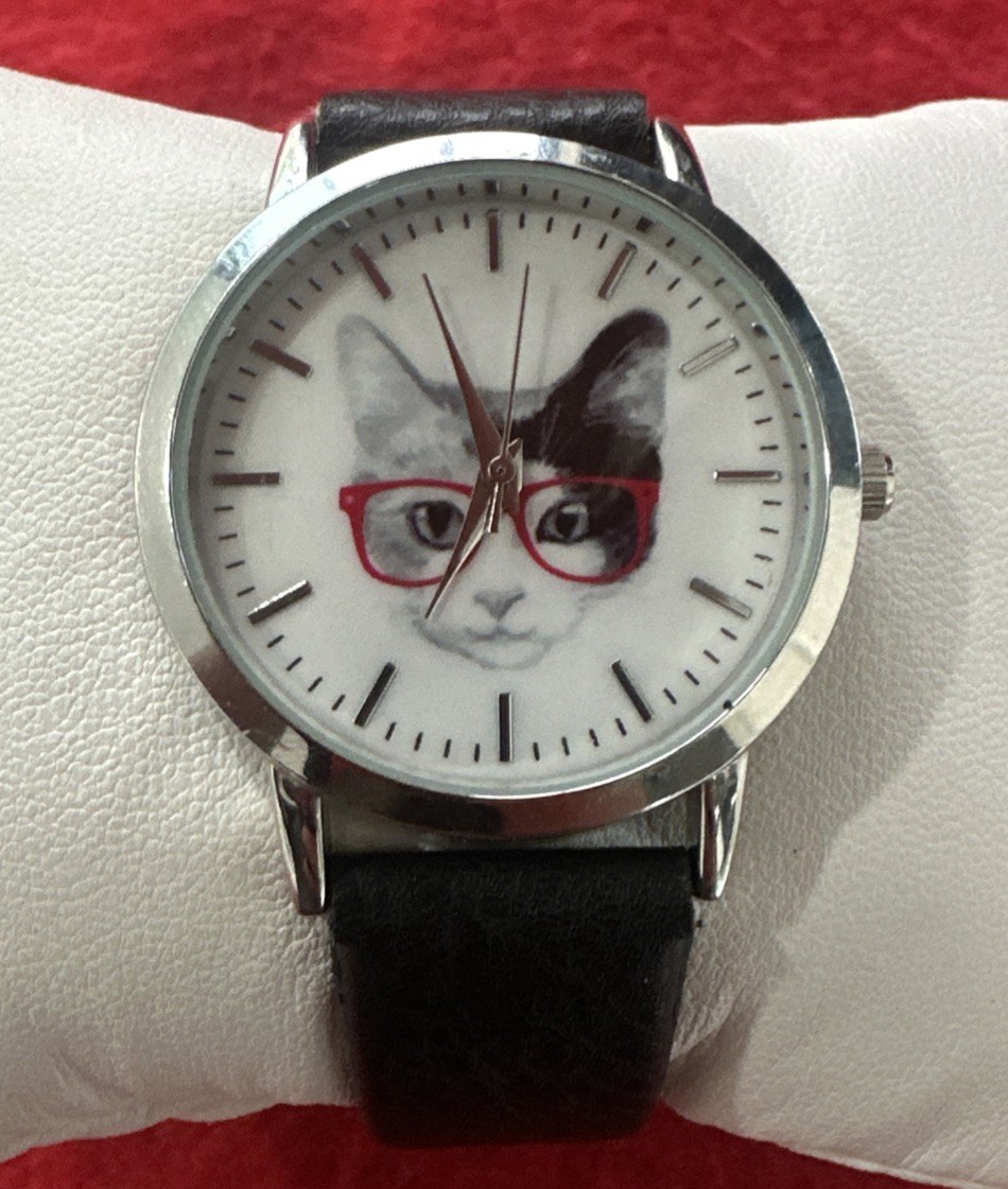 JESSICA CARLYLE GOLD TONE CAT FACE WATCH NEW BATTERY