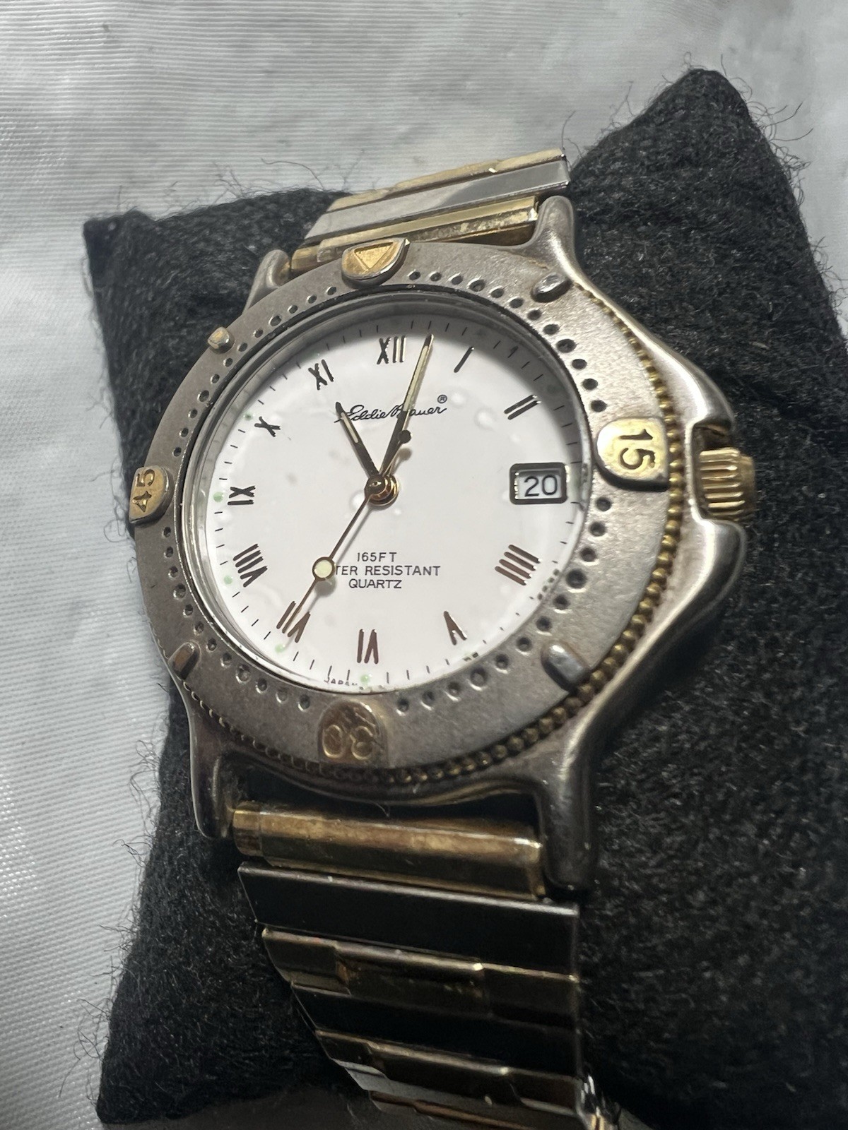 eddie bauer White Dial,date, rotating Bezel, 38 mm,WR50M, stretch, men’s Watch.