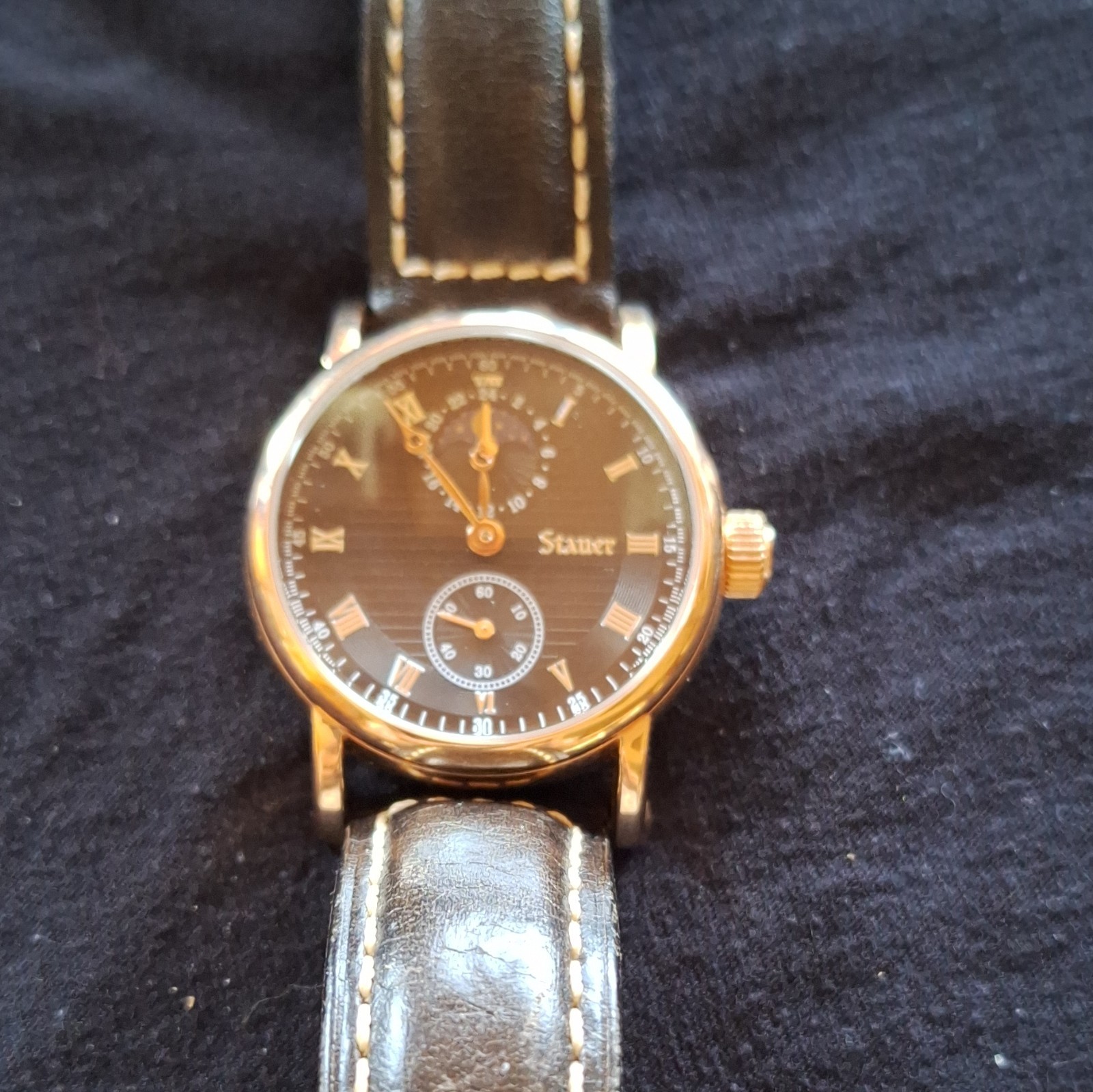 Stauer Men’s Quartz Analog Dress Watch Black Dial Roman Gold Case Leather