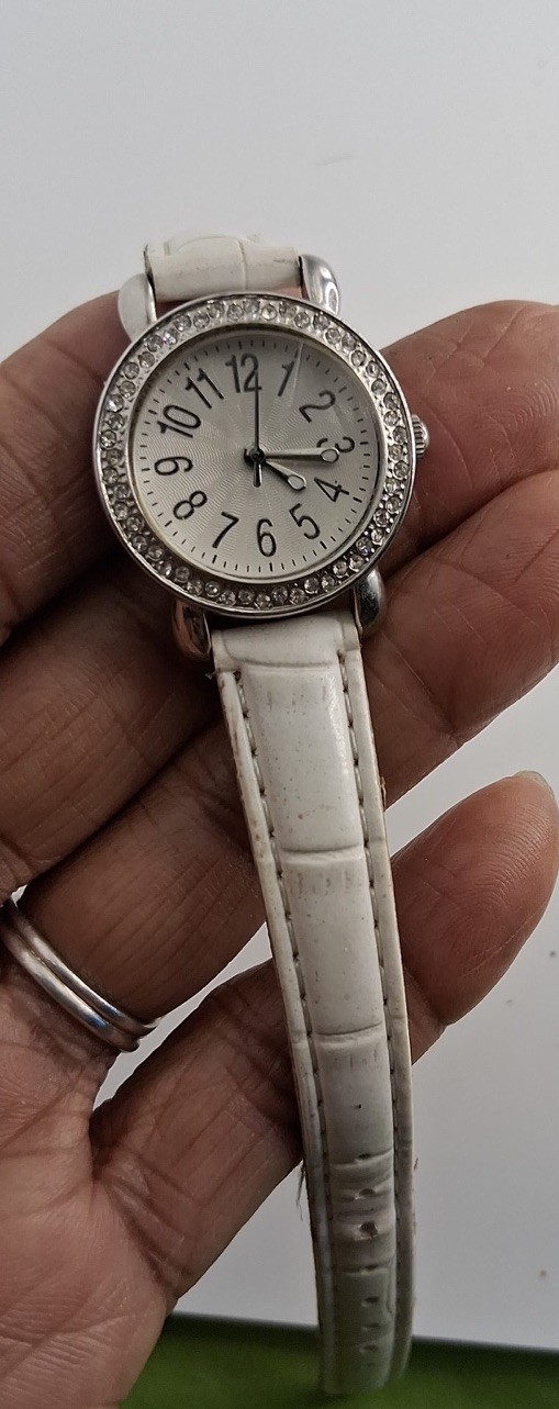 Womens FMD Silver Tone Crystal Bezel White Dial Leather Strap Watch FMDT228