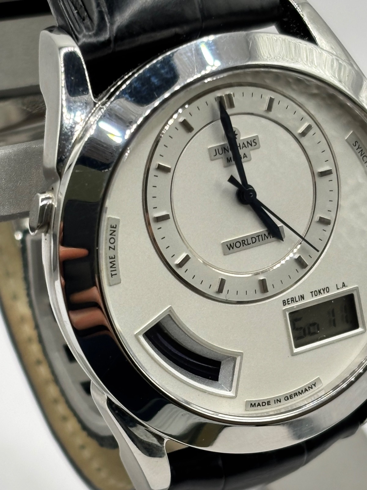 WH819 Junghans Mega MF World WH-7492 (Undated)