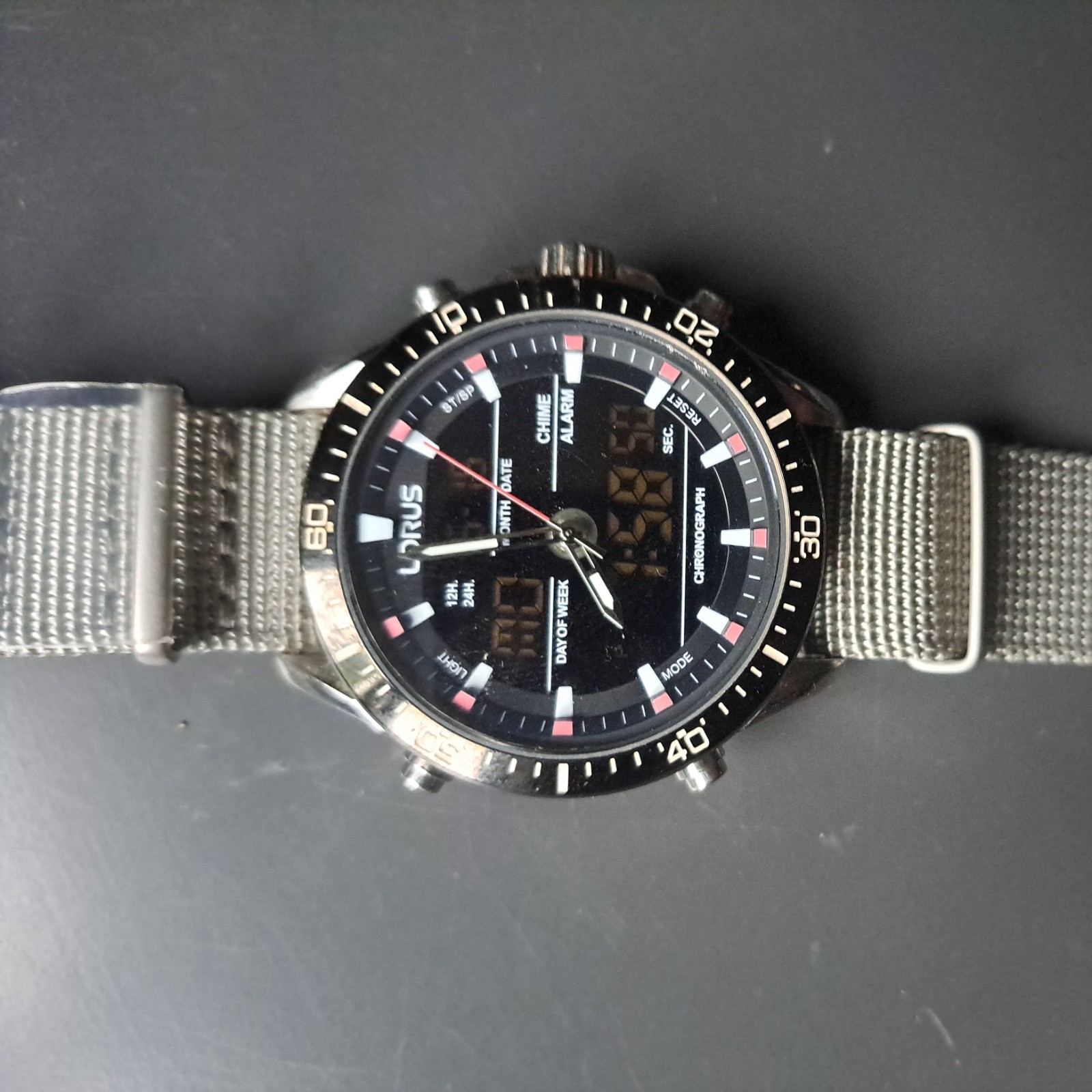 Men’s Lorus Ana digi watch FITS UP TO 210mm watch fits up to 210MM.