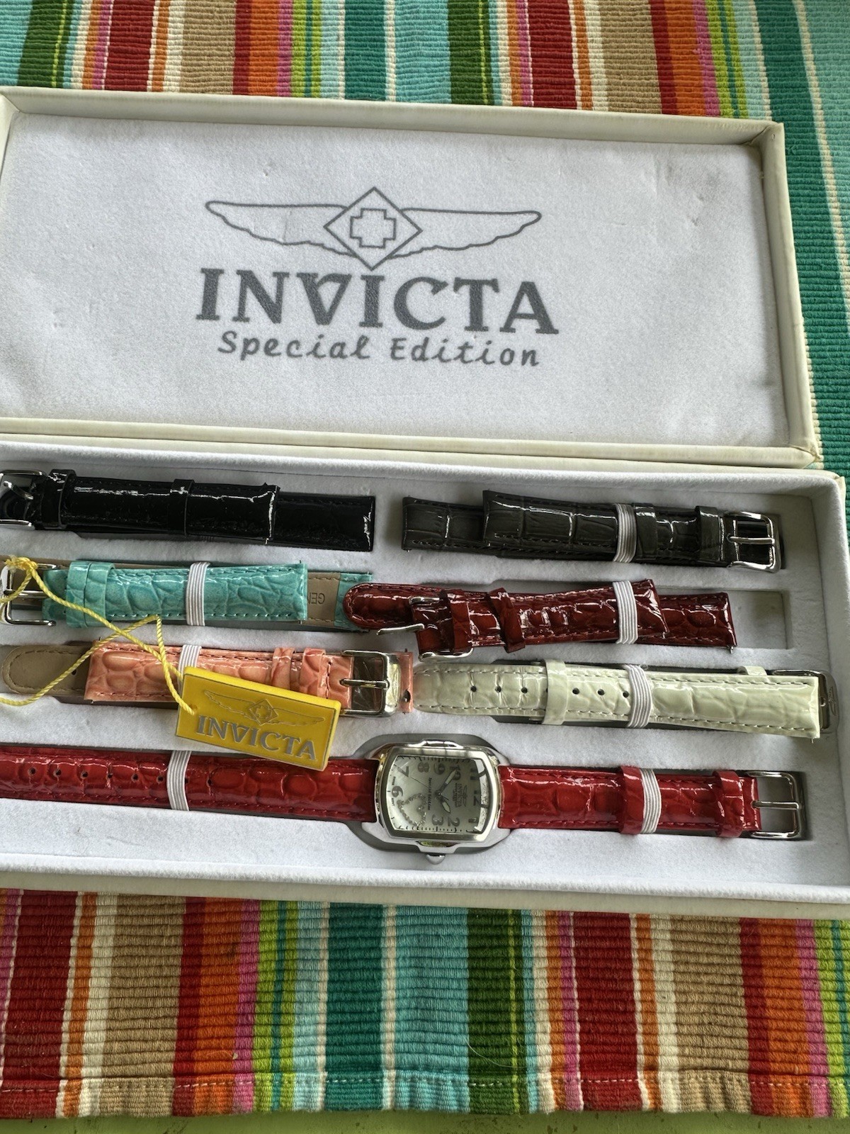 New Invicta Women’s Watch Special Edition Heart With 7 Leather Bands Silver Case