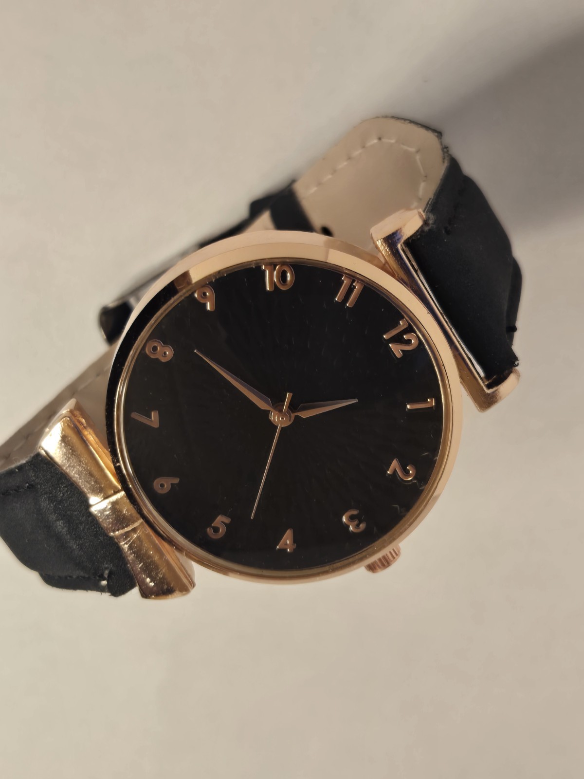 Analog Dress Watch Black Dial Gold-Tone Case Black Leather Strap Arabic Numerals