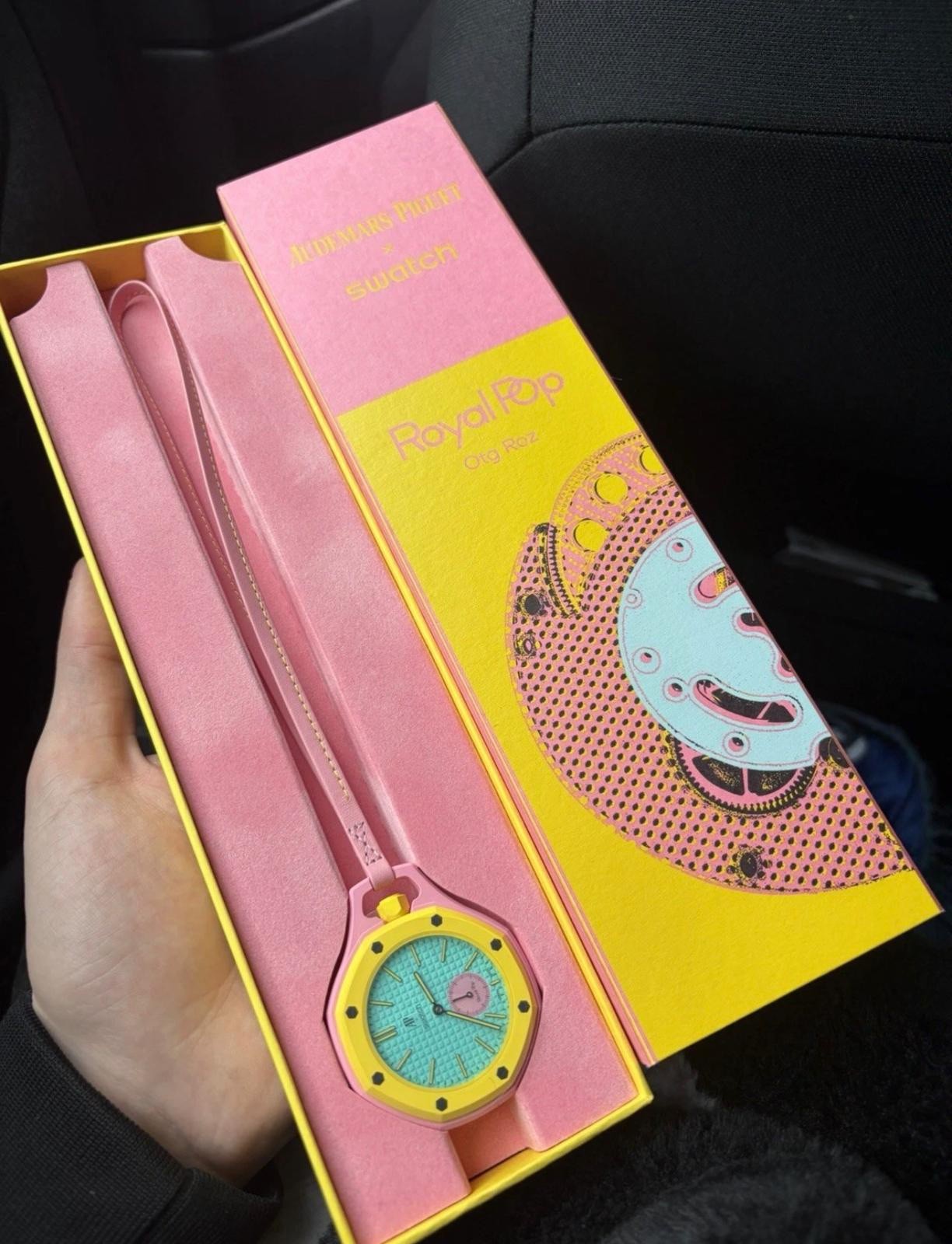 Swatch Royal Pop Otg Roz Quartz 33mm Octagon Pink Leather Swiss SSX03J100N.