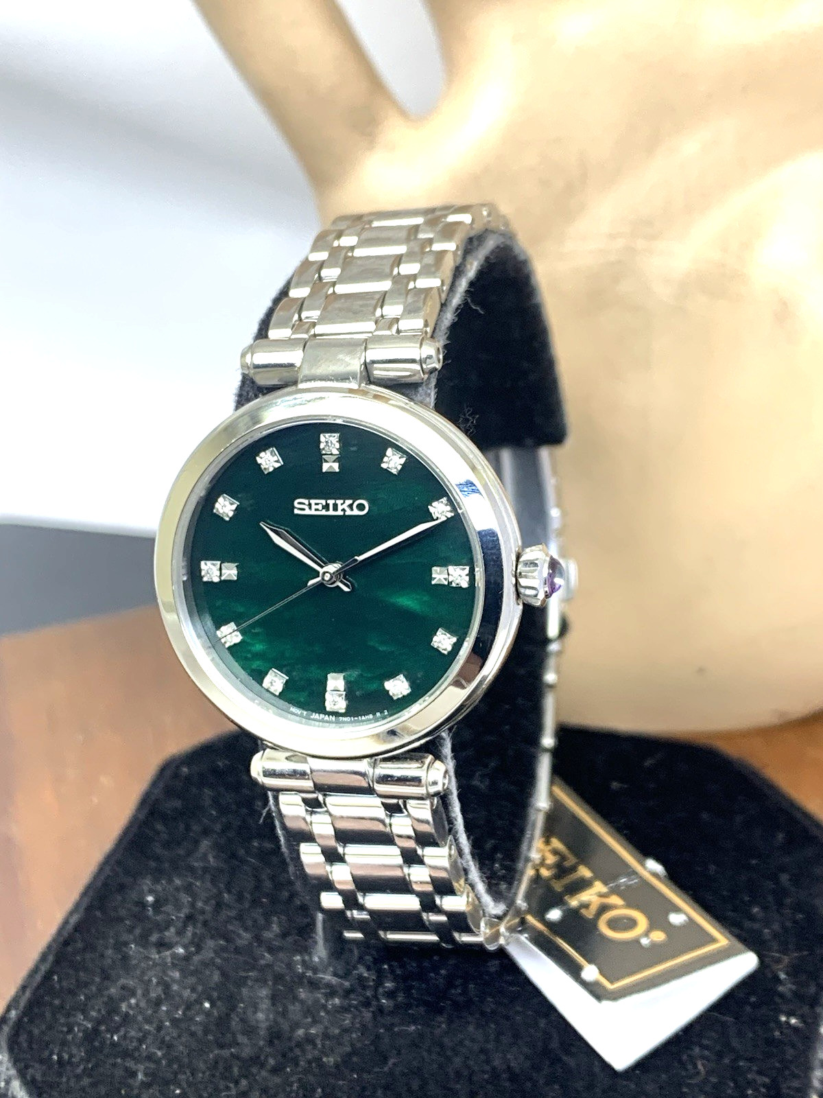 Seiko Women’s Watch SRZ535 Quartz Diamond Green Mother of Pearl Dial Steel 30mm