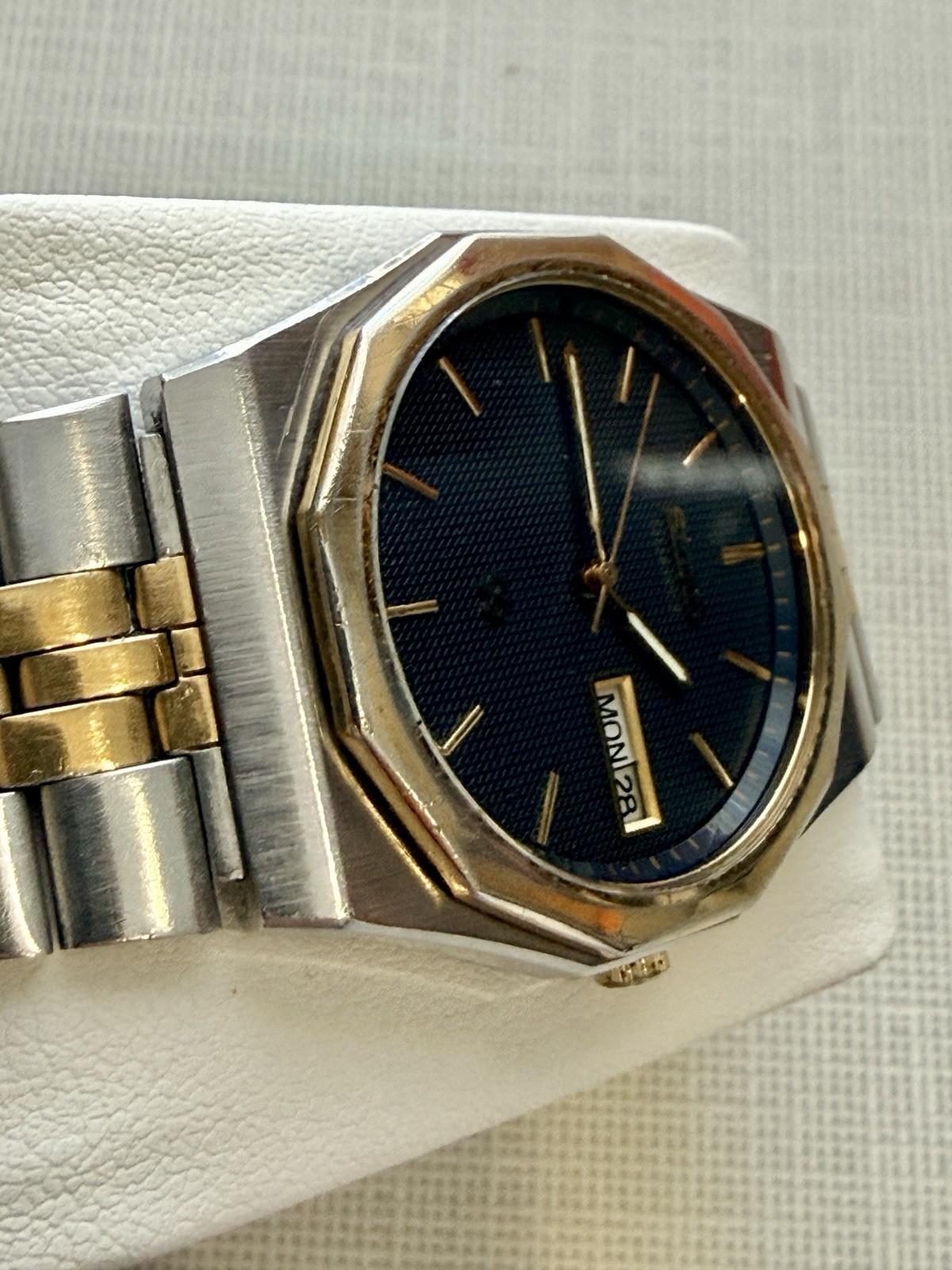 Vintage 1988 Seiko Quartz Men’s “Baby Oak” Day/Date Watch with Box