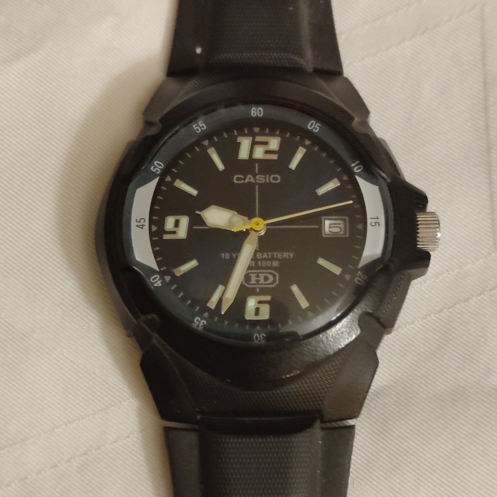 Casio HD Men’s Quartz Analog Date 100m WR Black Dial Resin Strap 40-43.9mm