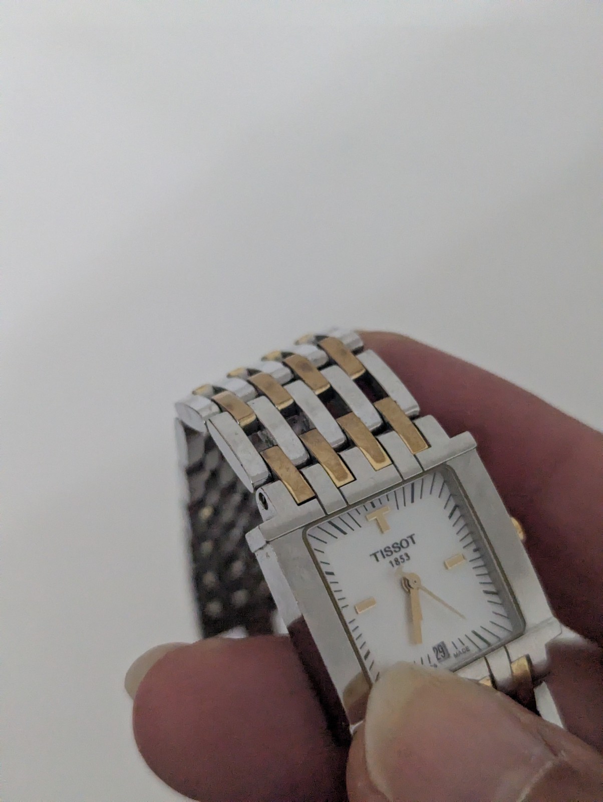 Vintage Tissot 1853 L910 Swiss Women’s Minimalist Wristwatch Stainless Steel