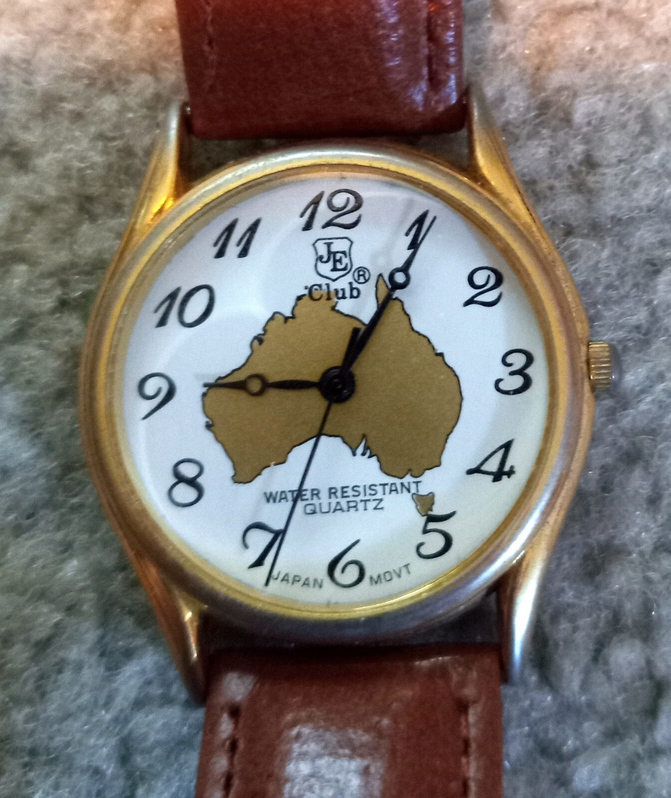 wrist Watch ~ AUSTRALIA map ~water resistant ~ pigskin strap ~ needs battery
